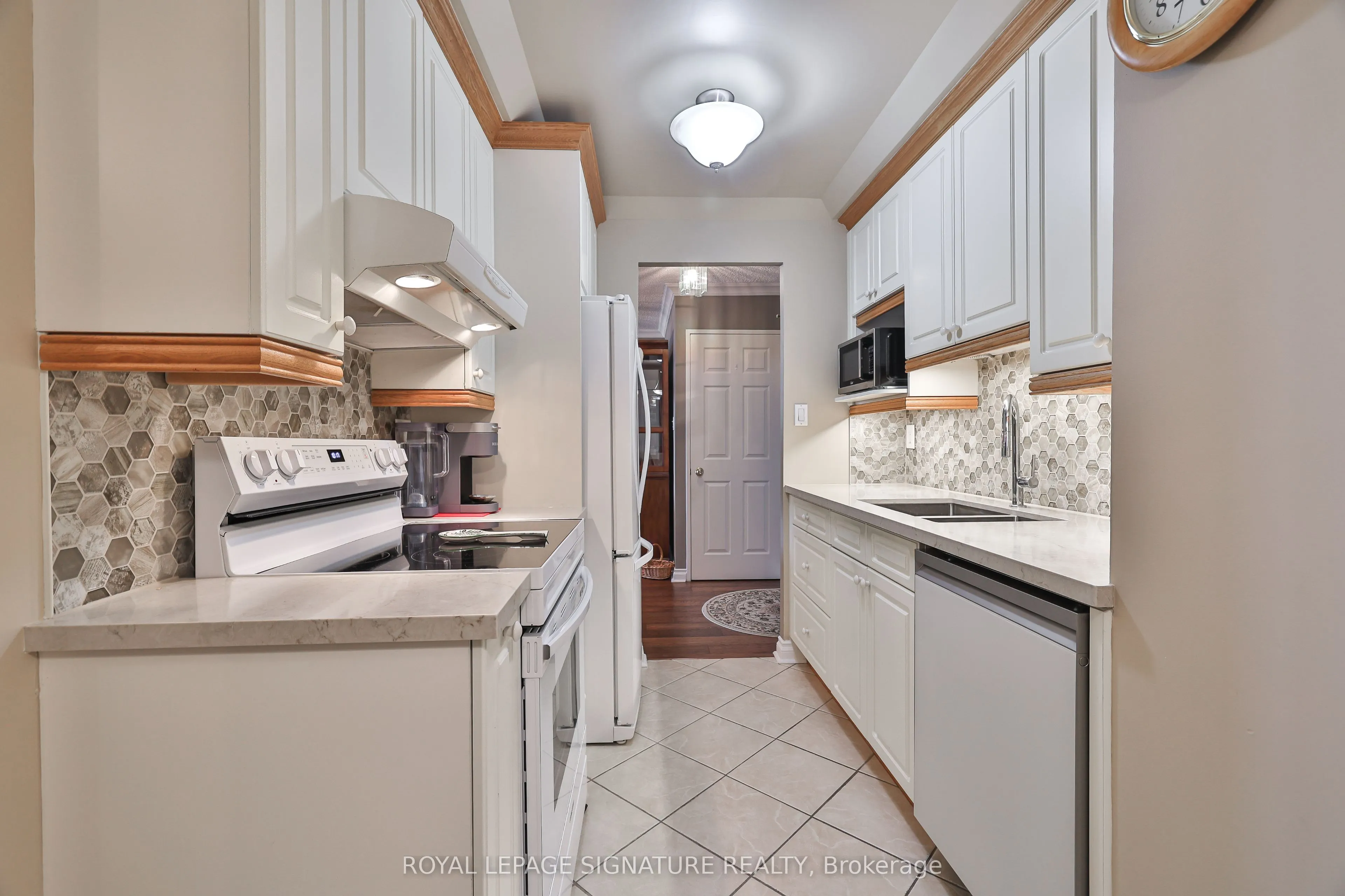 820 Burnhamthorpe Road, #2105
