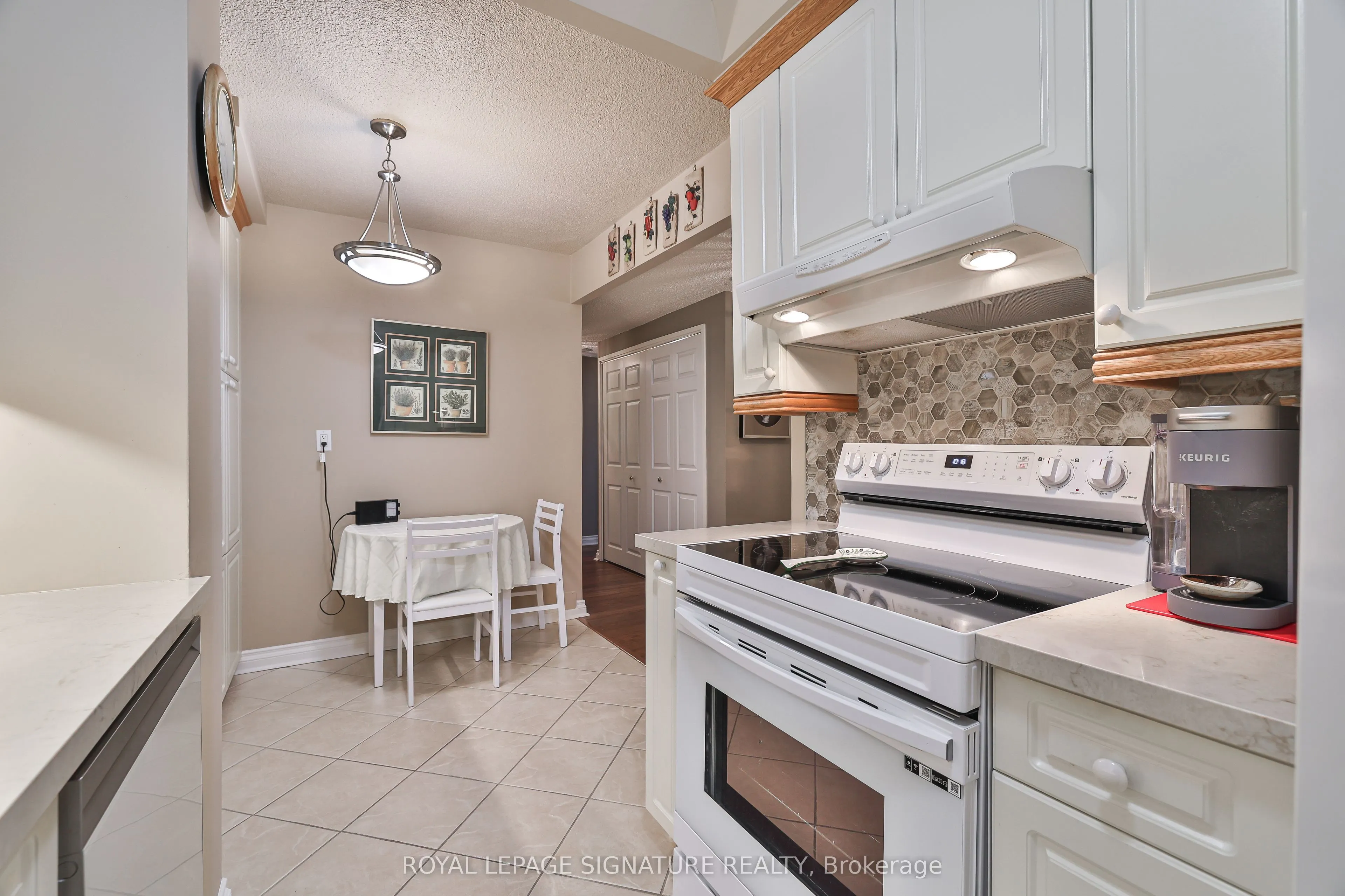 820 Burnhamthorpe Road, #2105