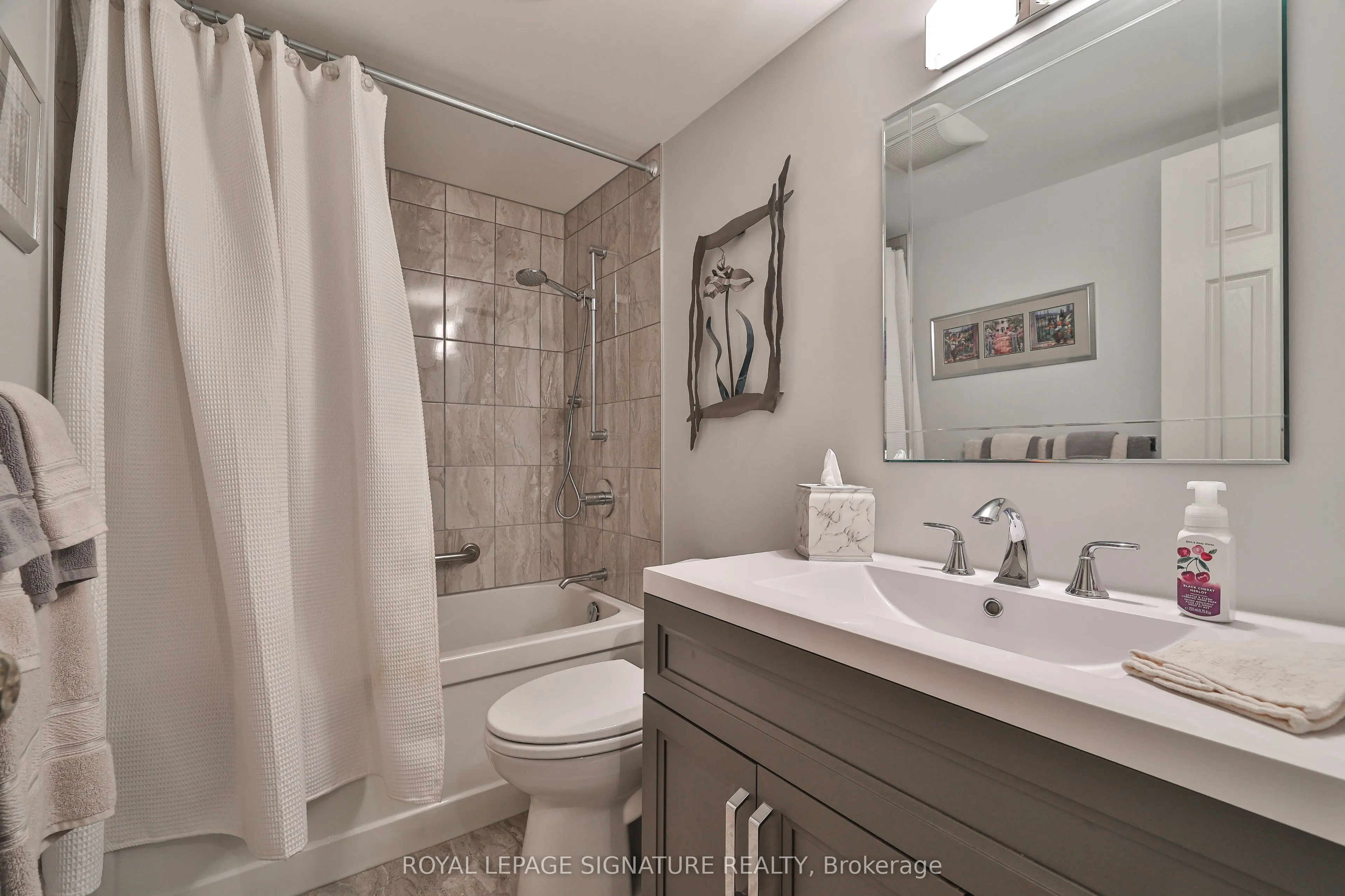 820 Burnhamthorpe Road, #2105