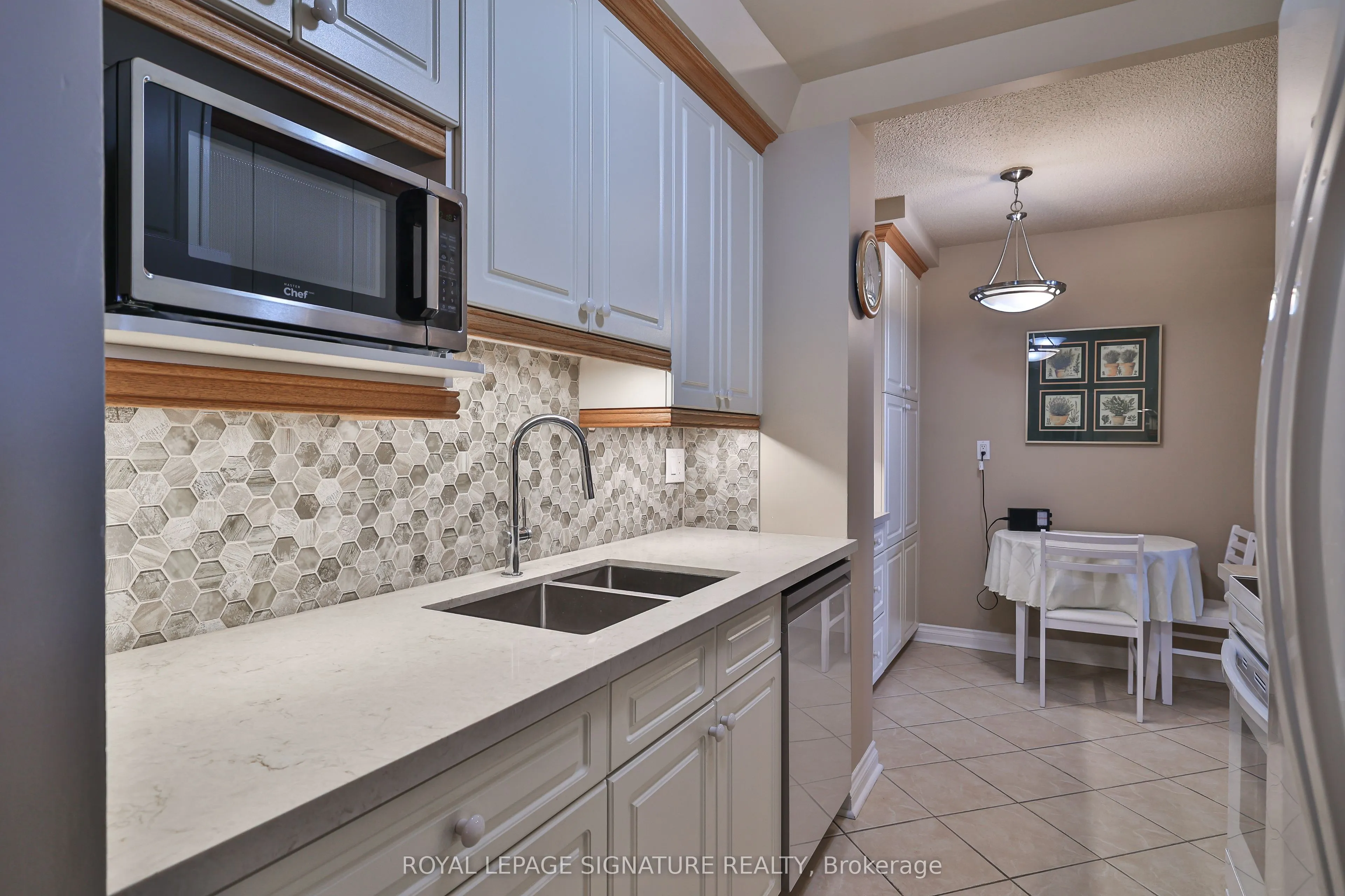 820 Burnhamthorpe Road, #2105