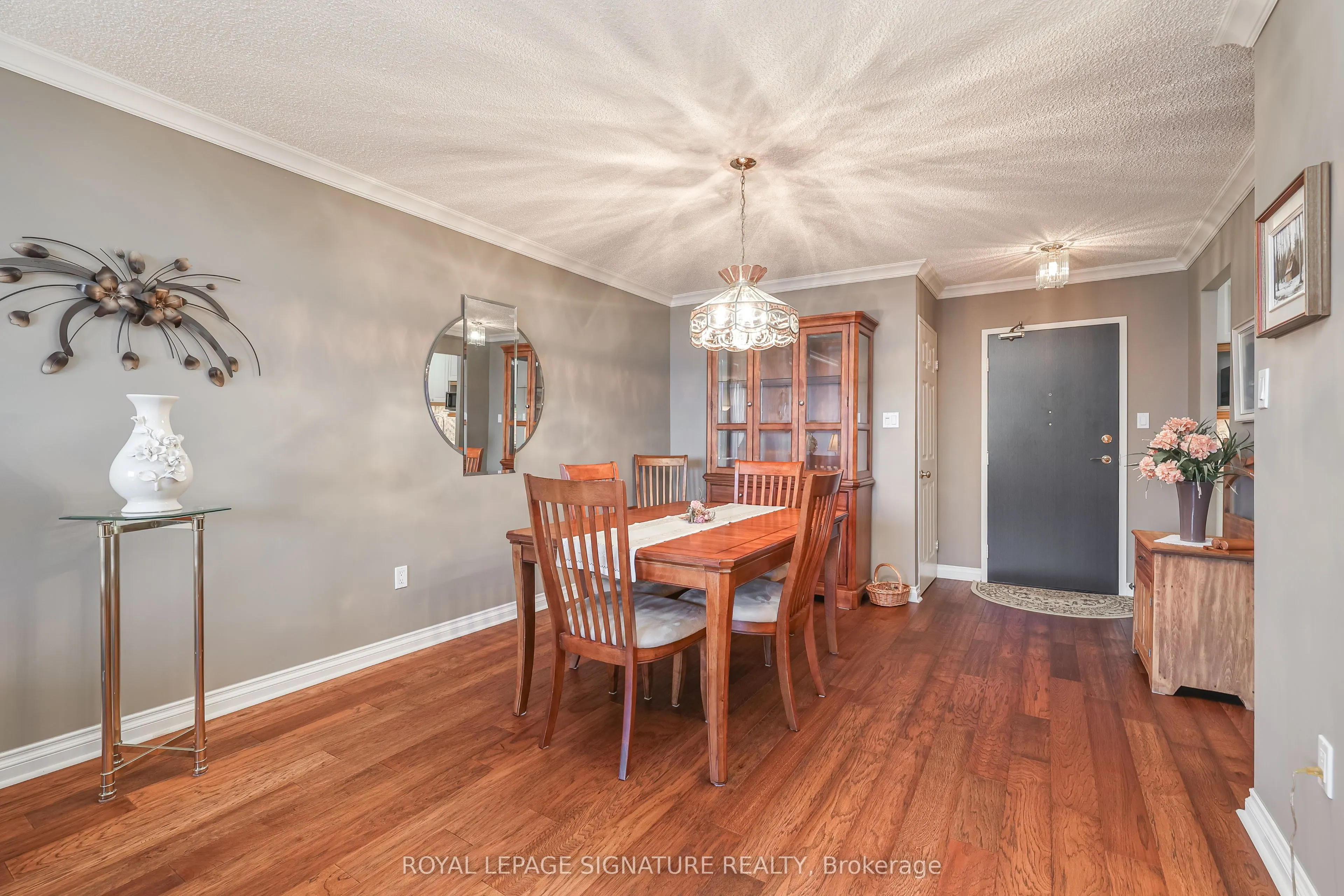820 Burnhamthorpe Road, #2105