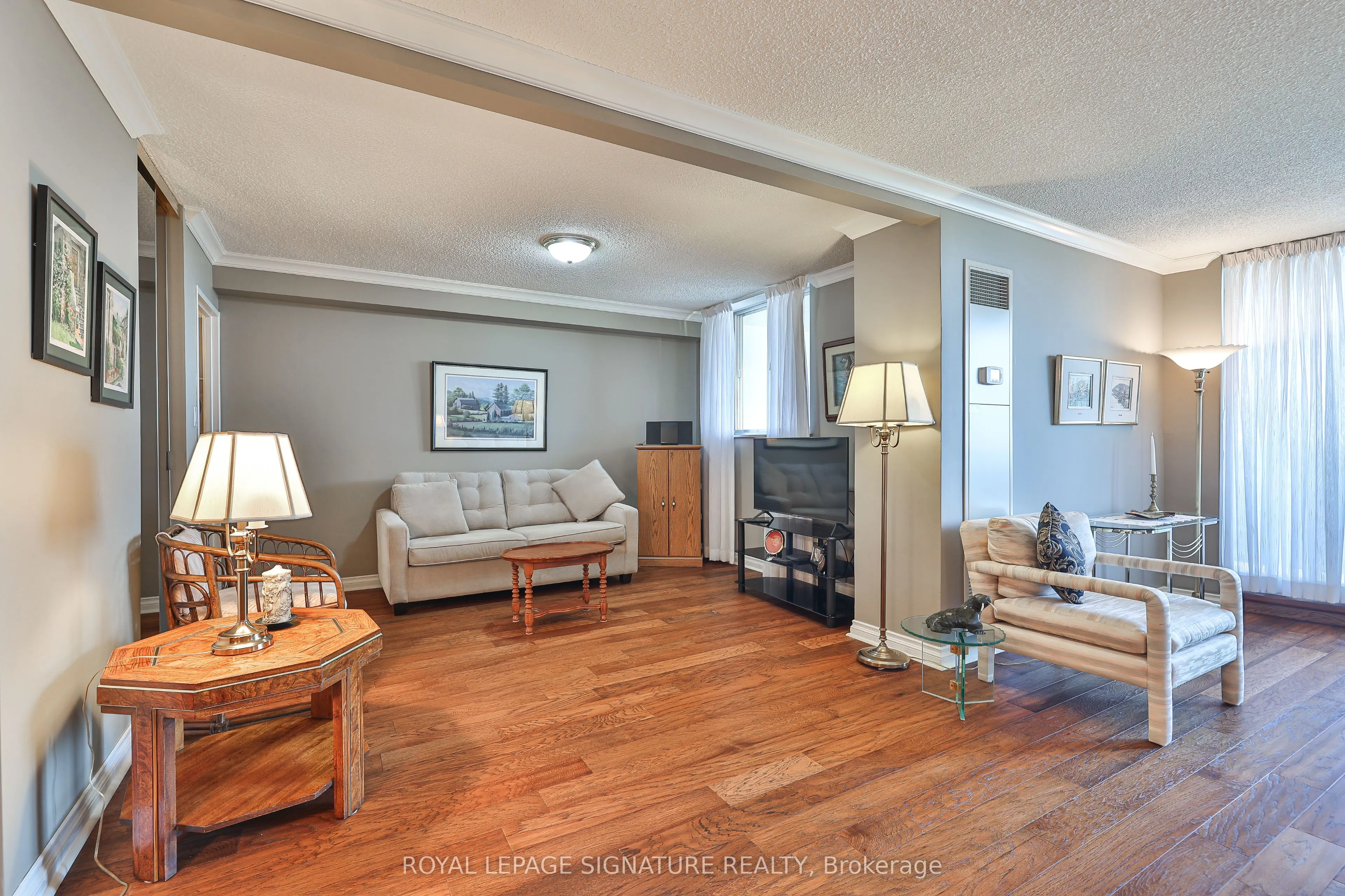 820 Burnhamthorpe Road, #2105