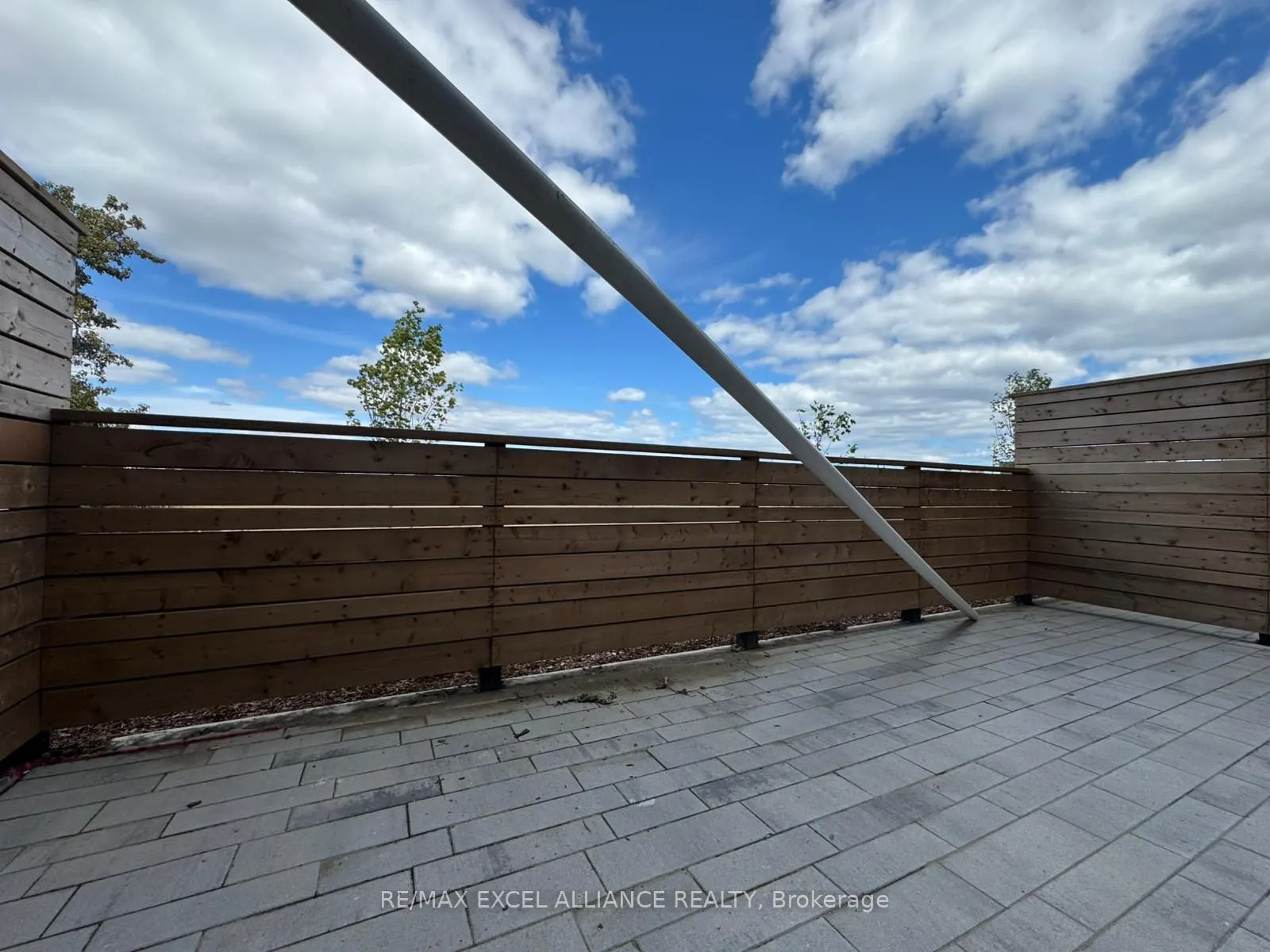 1005 Dundas Street E, #129