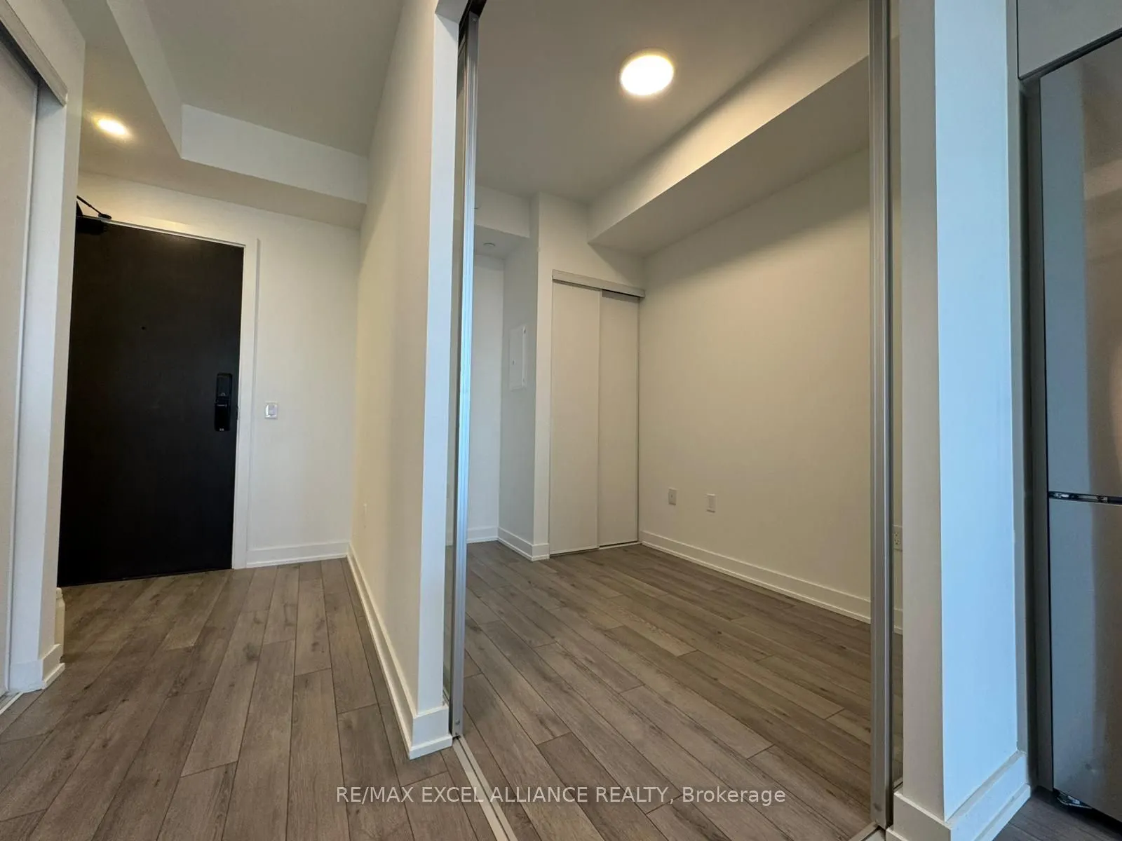 1005 Dundas Street E, #129