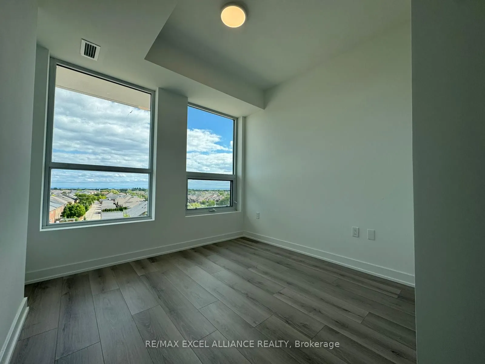 1005 Dundas Street E, #625