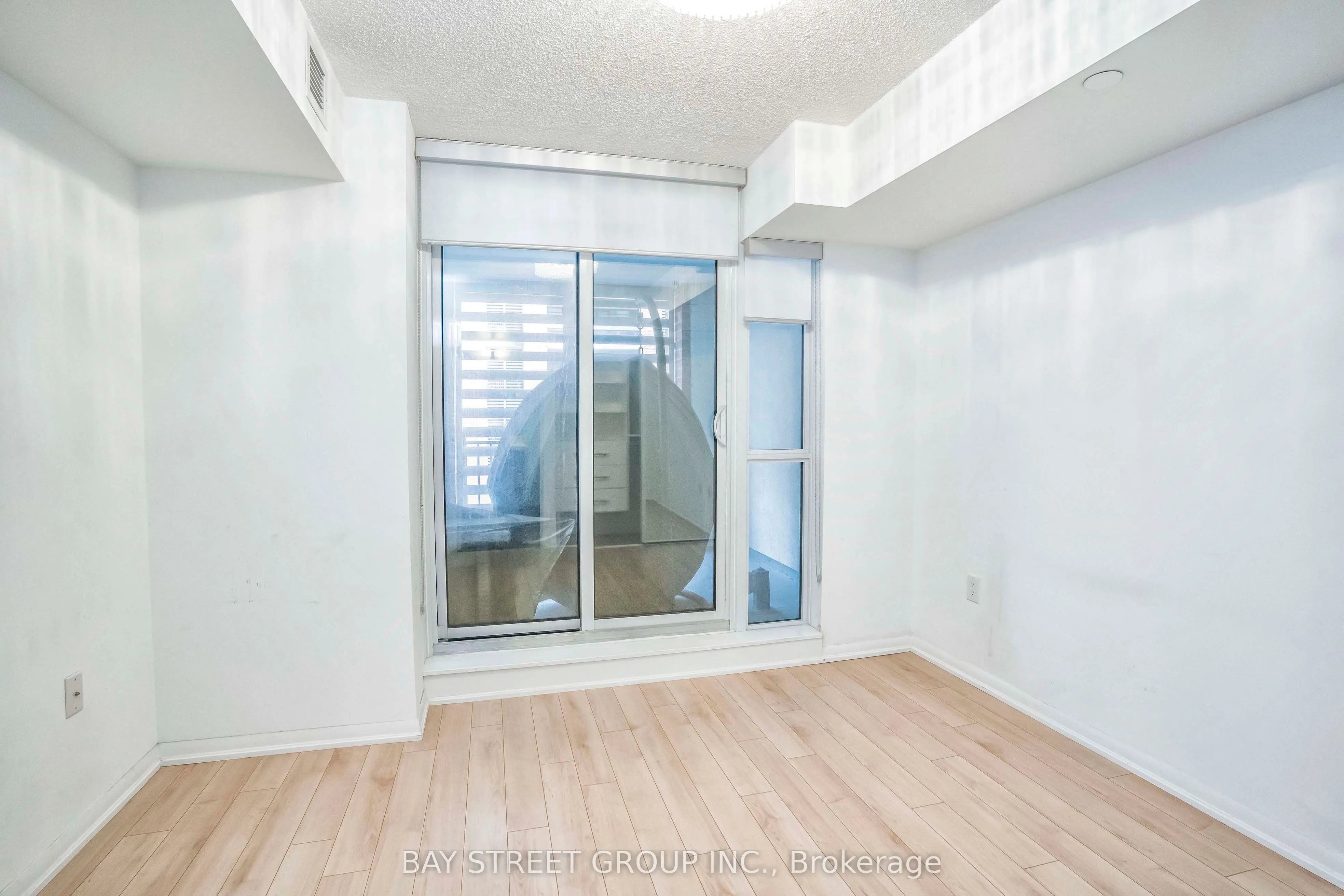830 Lawrence Ave Avenue W, #331