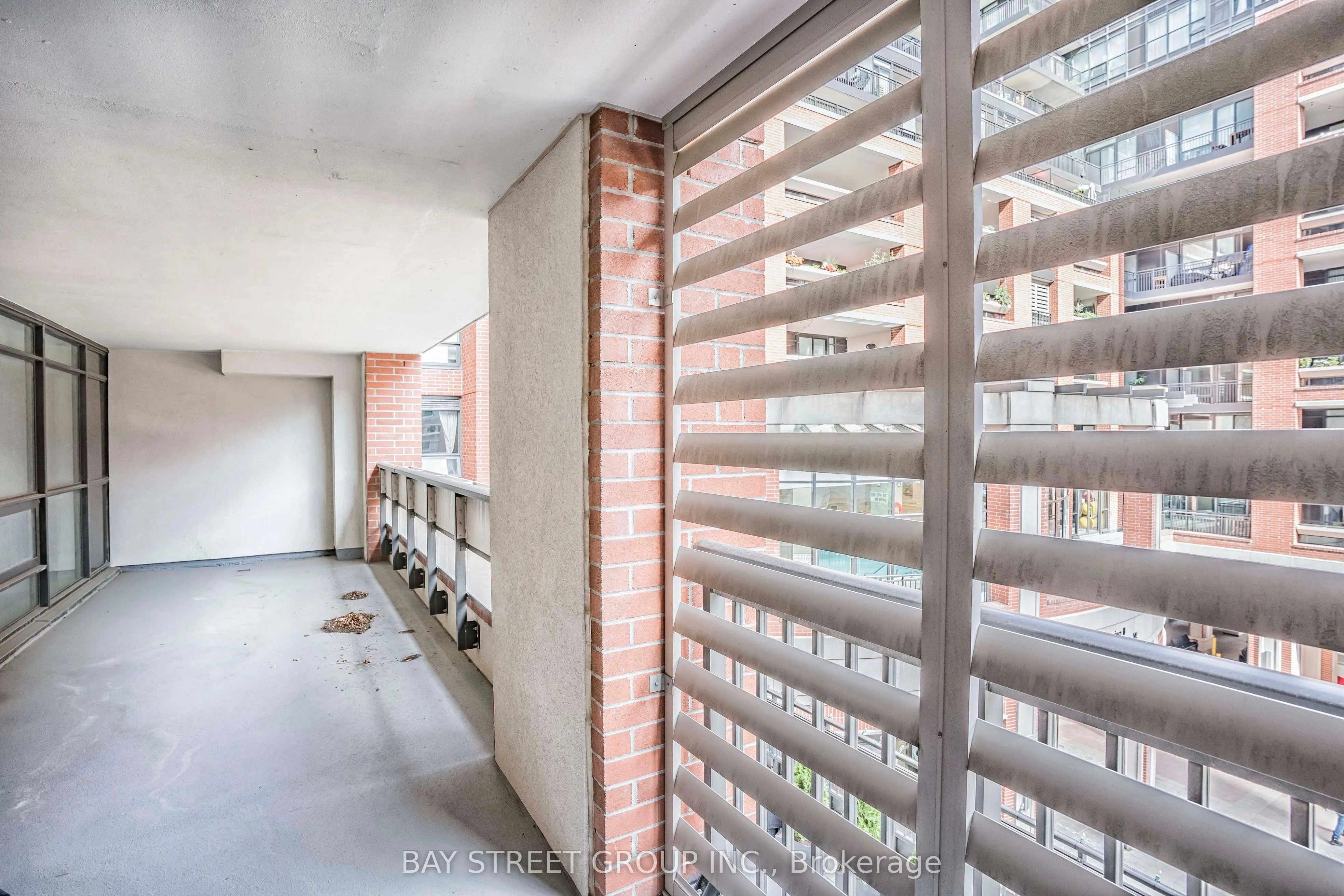 830 Lawrence Ave Avenue W, #331