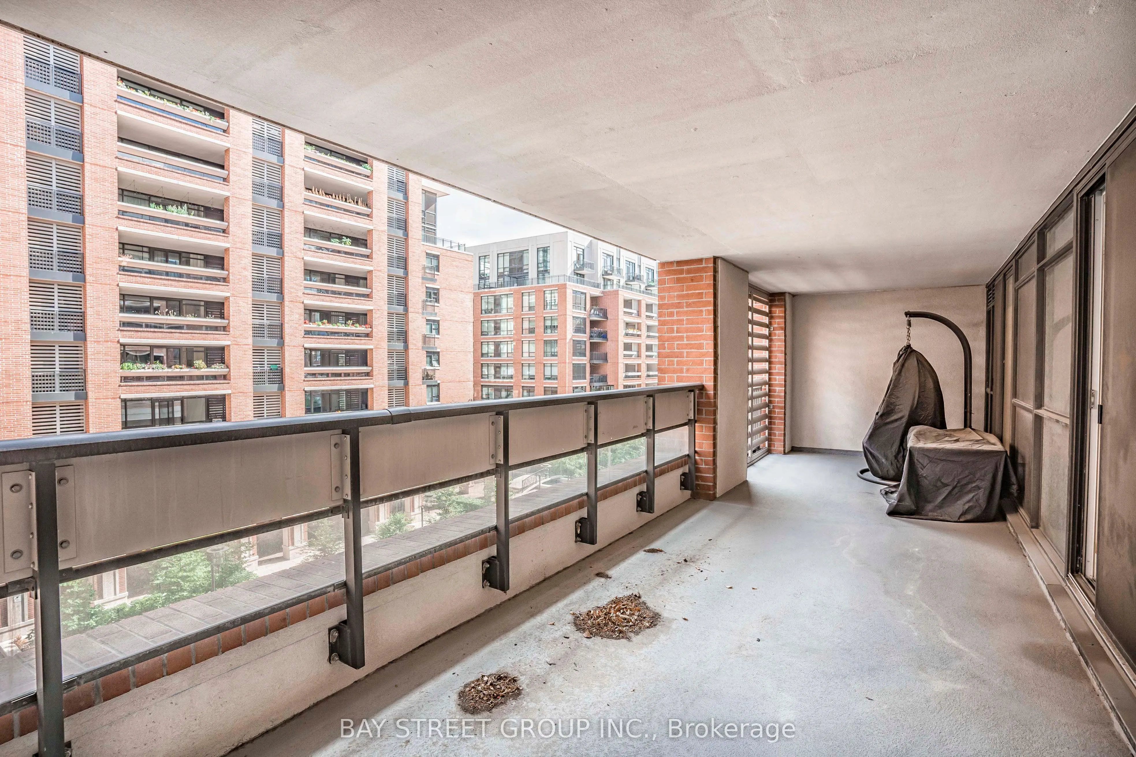 830 Lawrence Ave Avenue W, #331