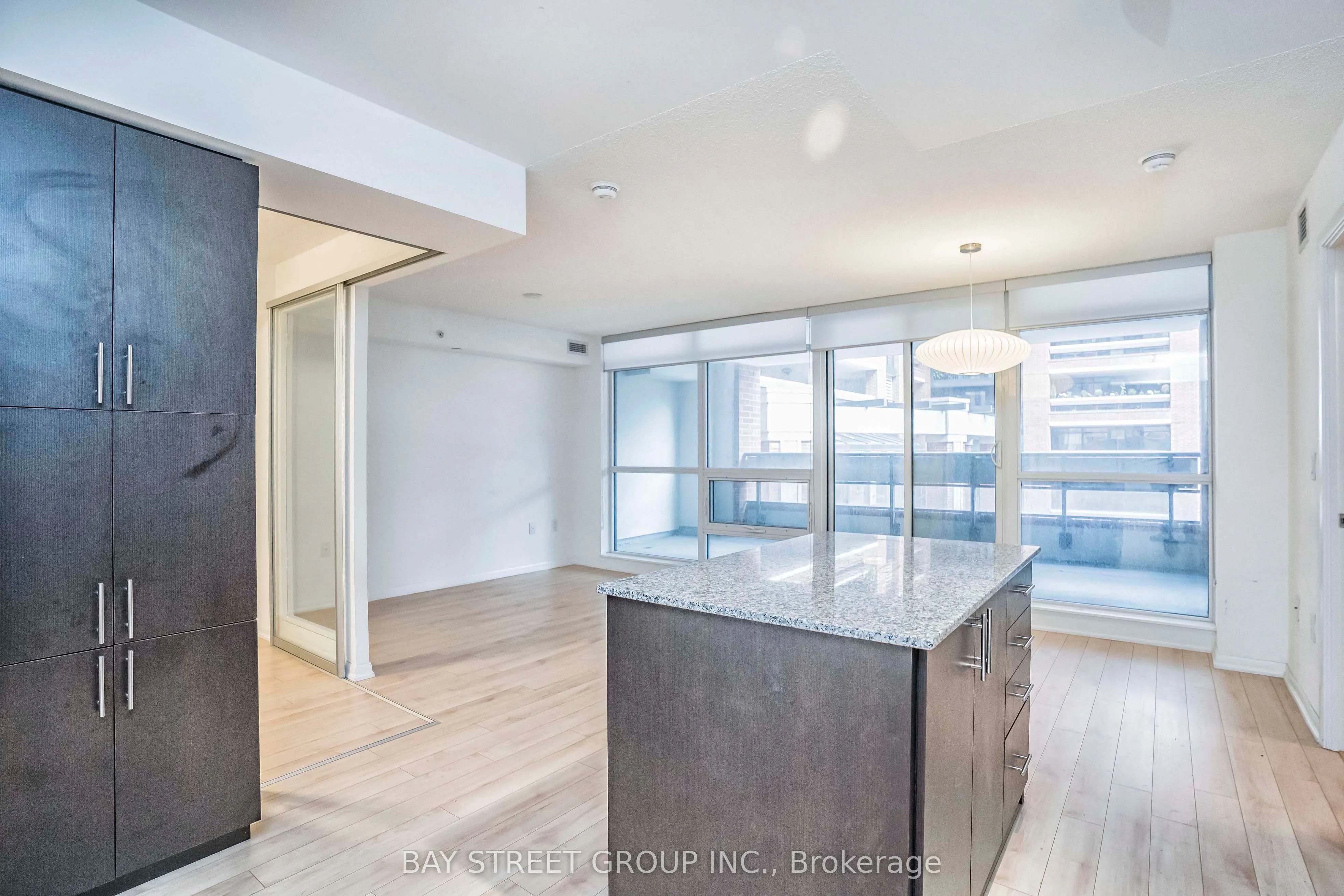 830 Lawrence Ave Avenue W, #331