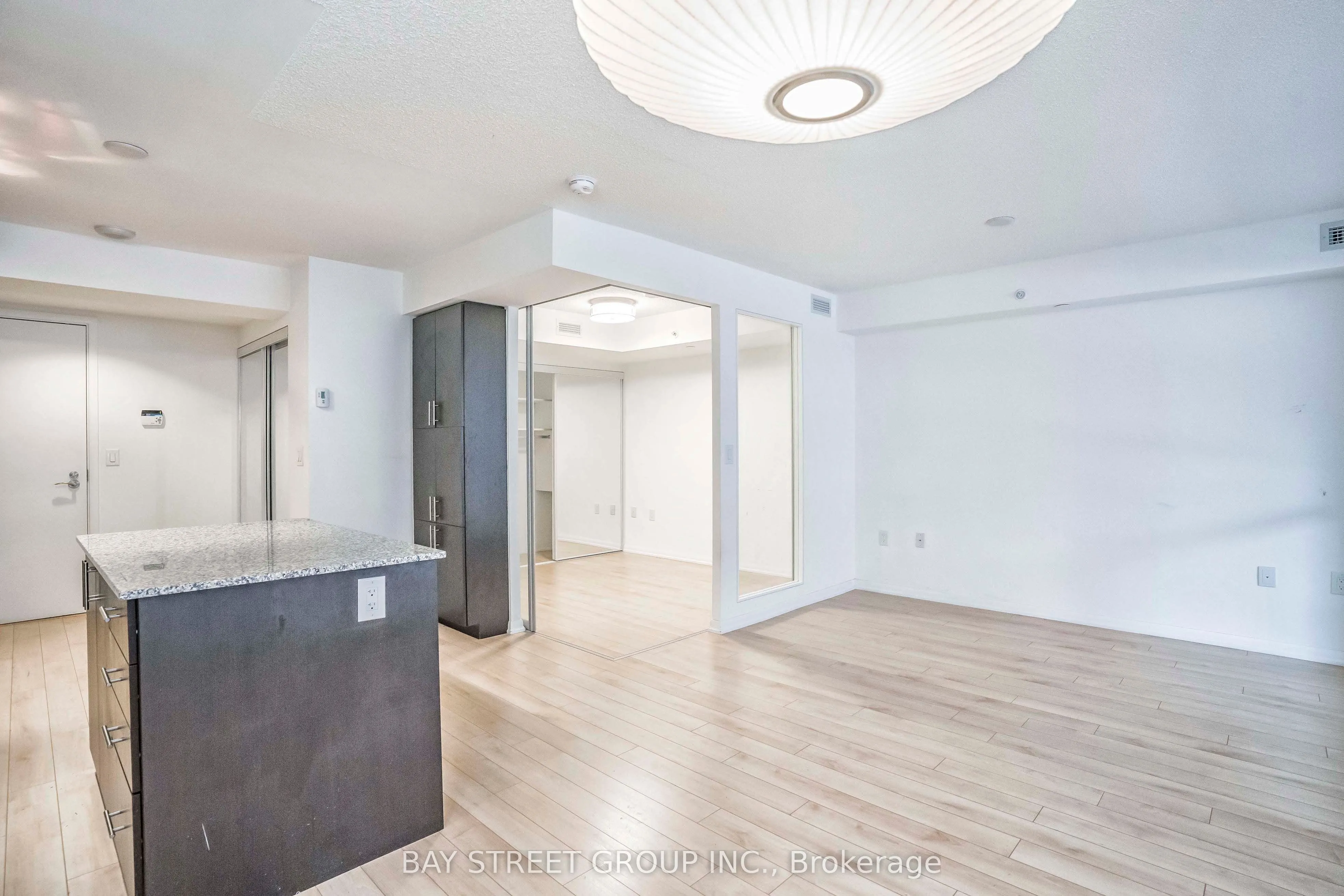 830 Lawrence Ave Avenue W, #331