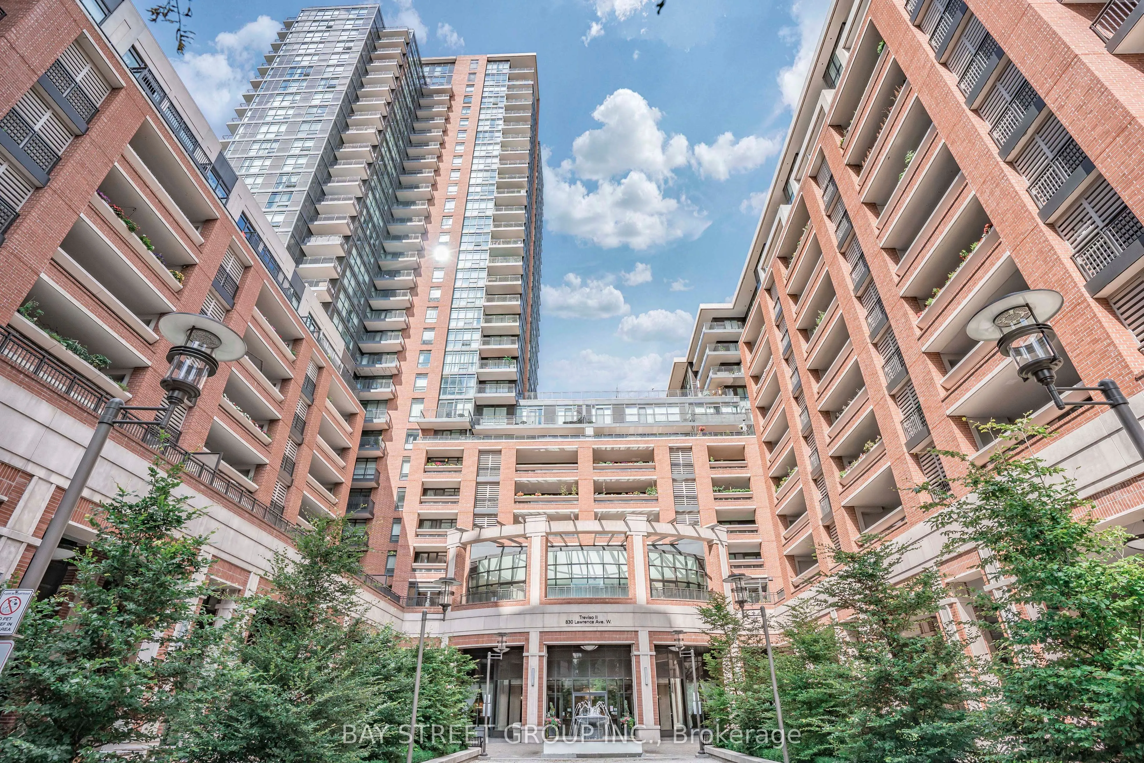 830 Lawrence Ave Avenue W, #331