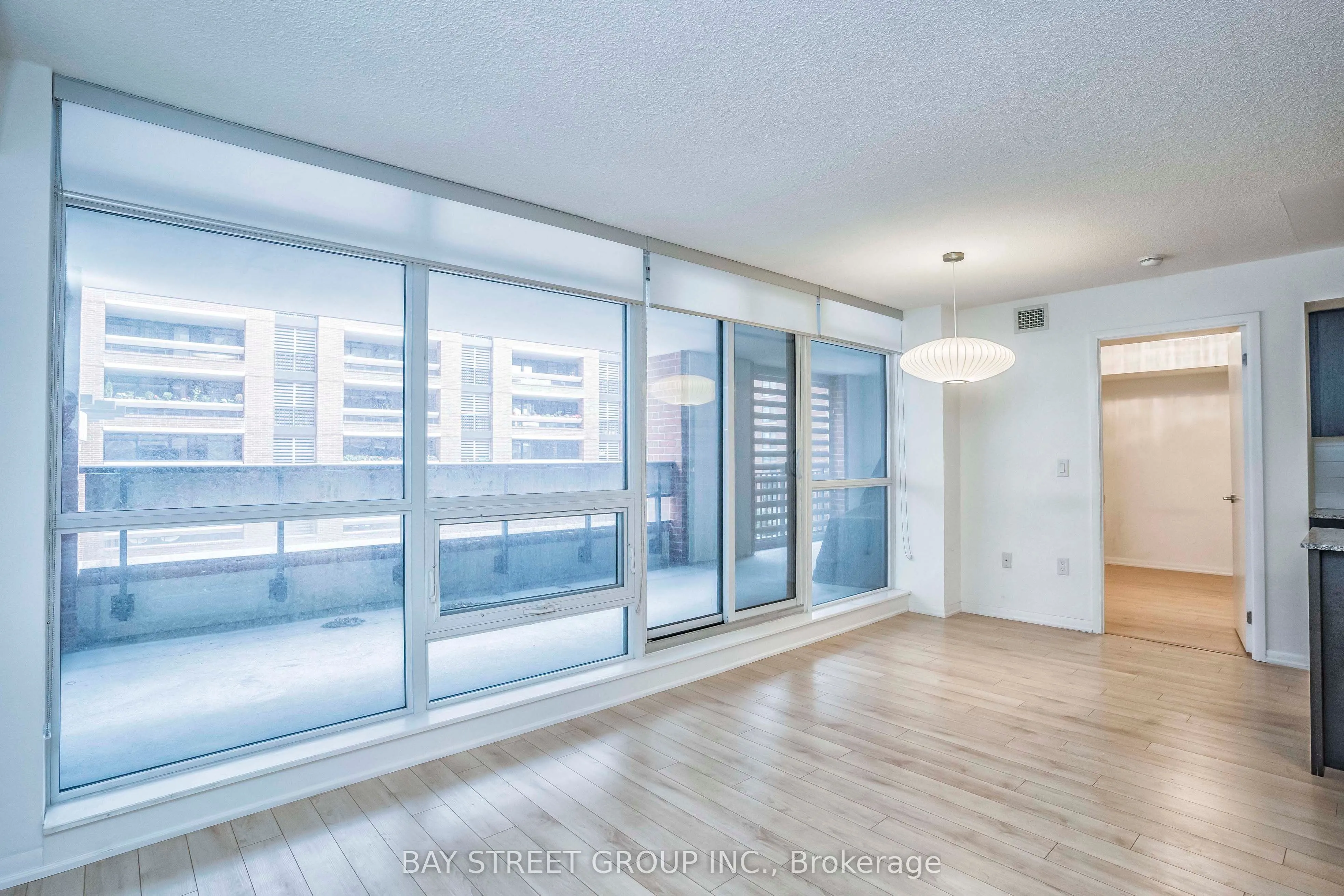 830 Lawrence Ave Avenue W, #331