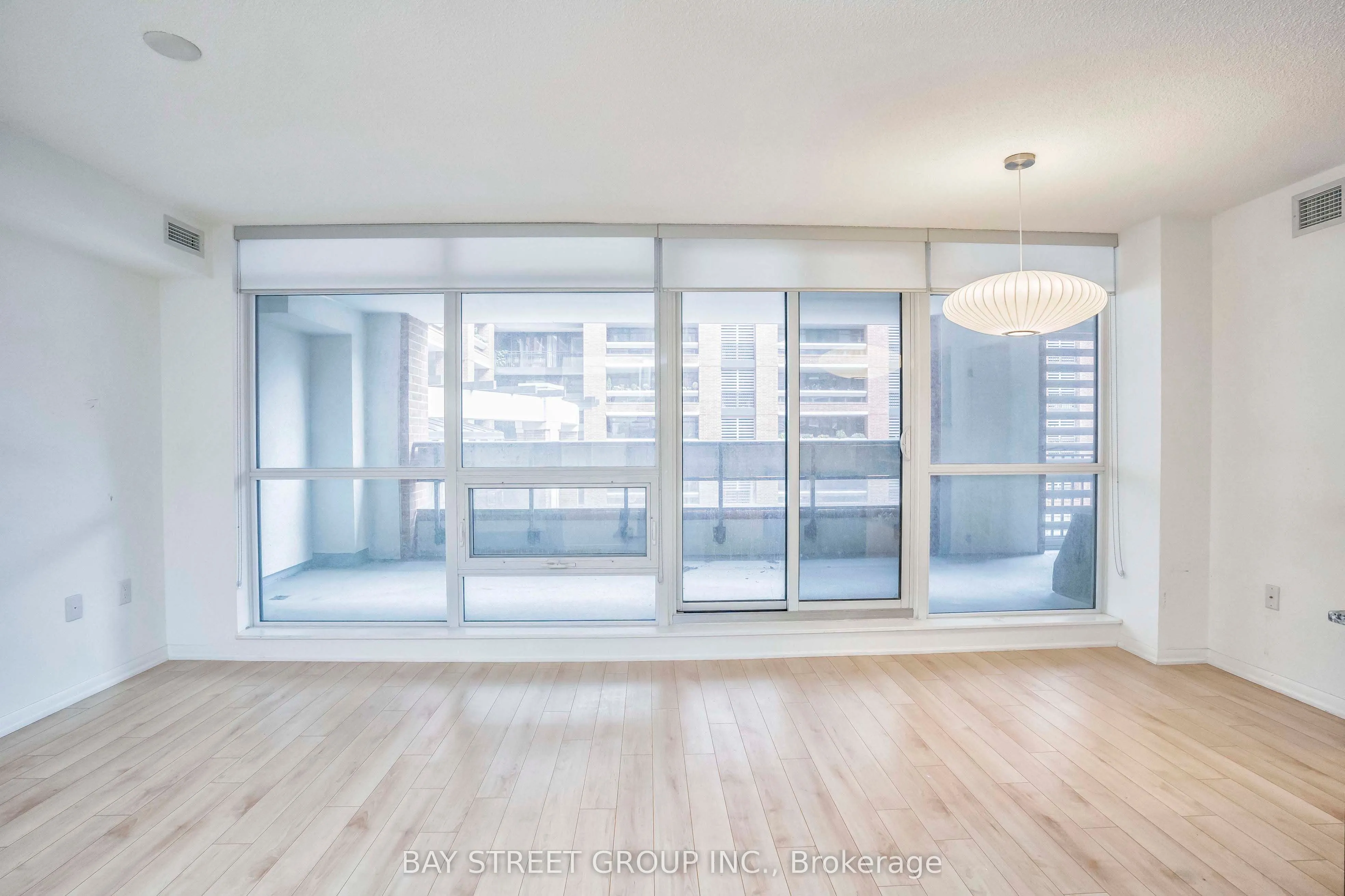 830 Lawrence Ave Avenue W, #331