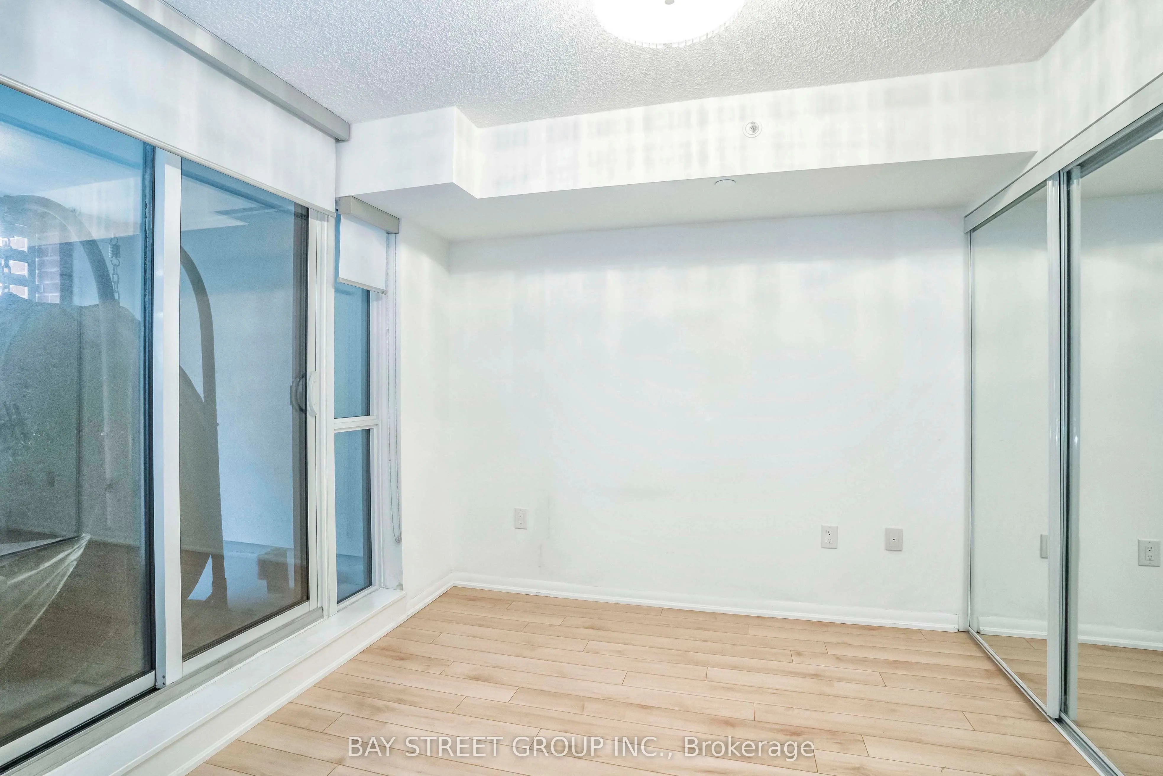 830 Lawrence Ave Avenue W, #331