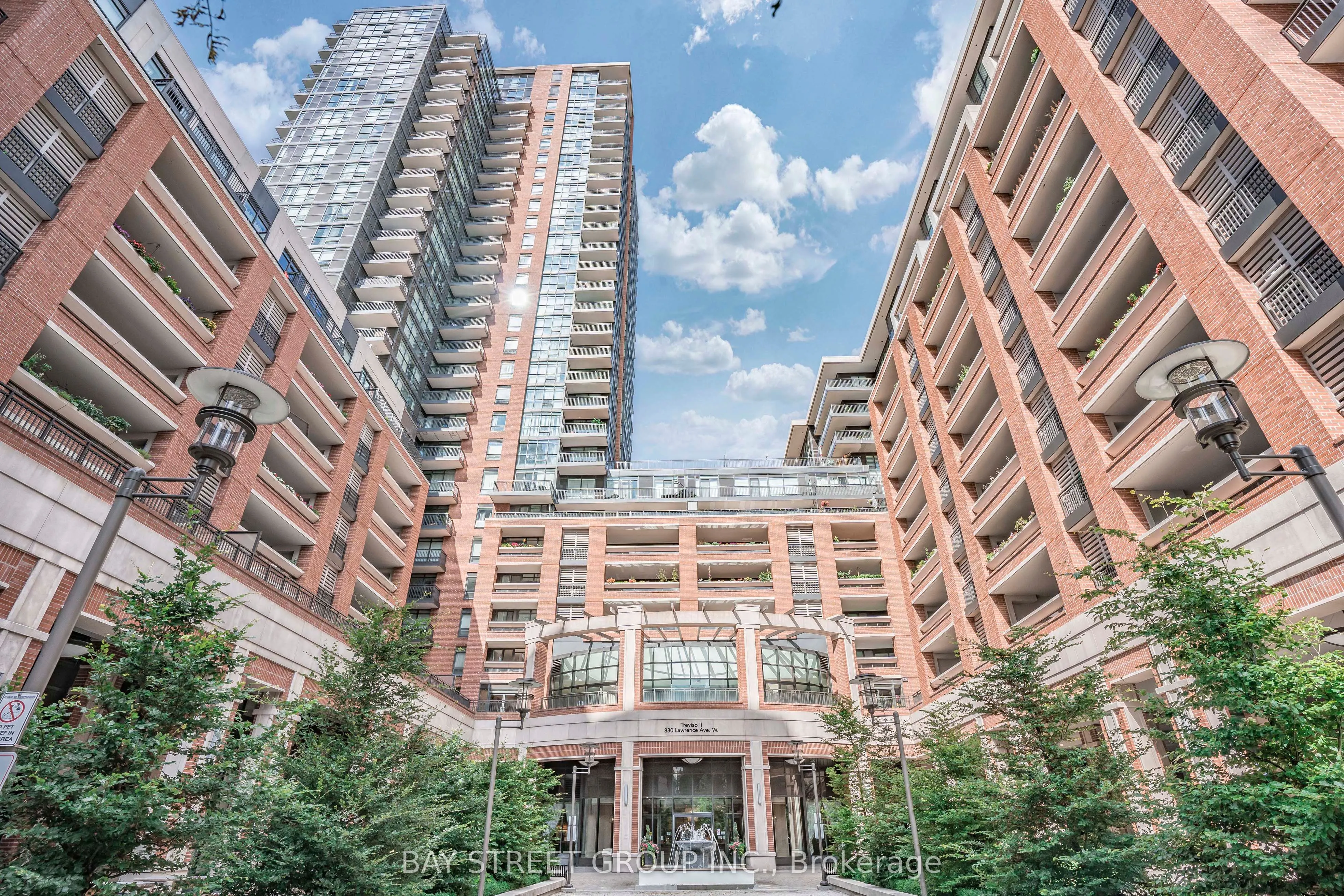 830 Lawrence Ave Avenue W, #331