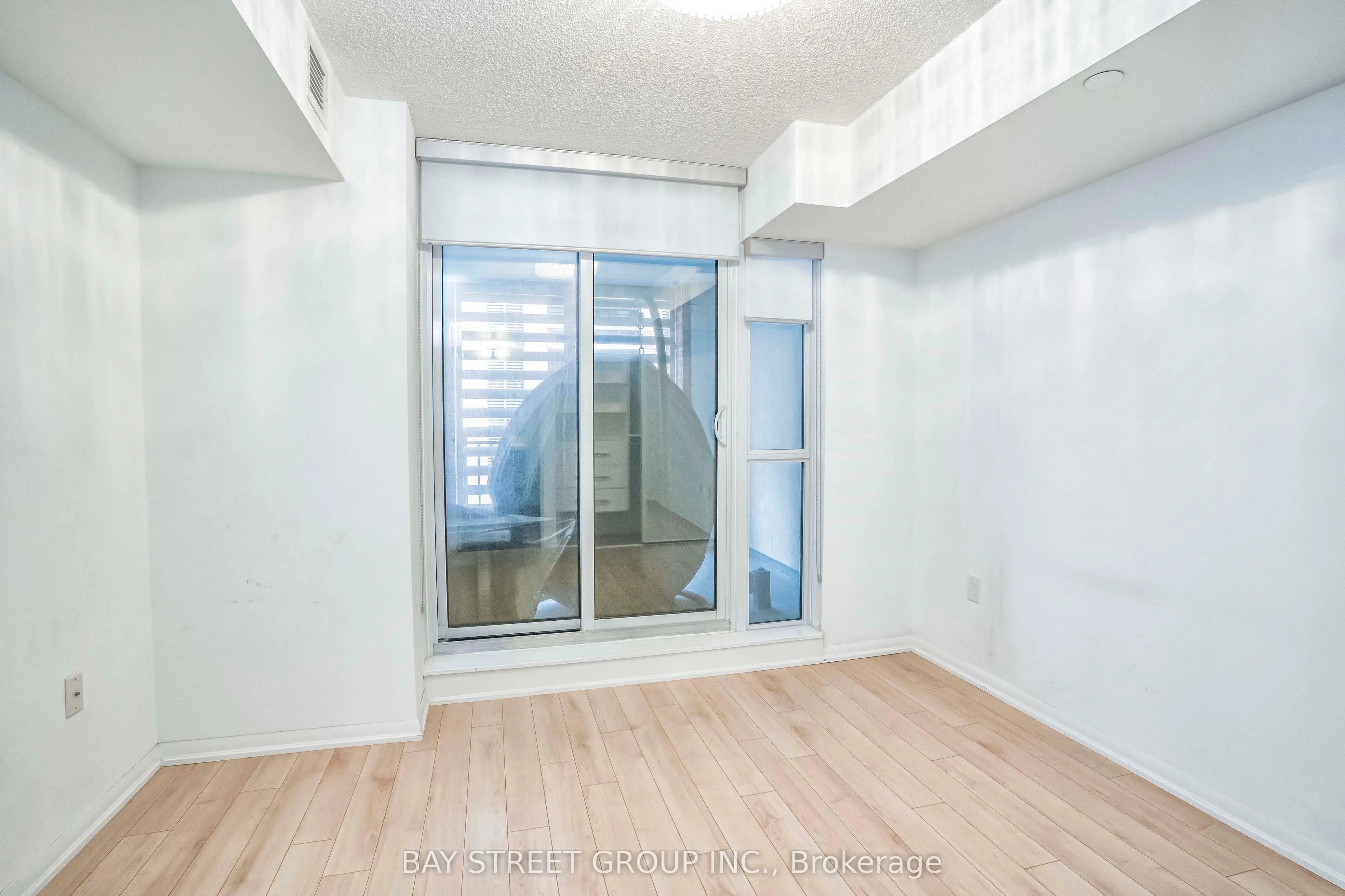 830 Lawrence Ave Avenue W, #331