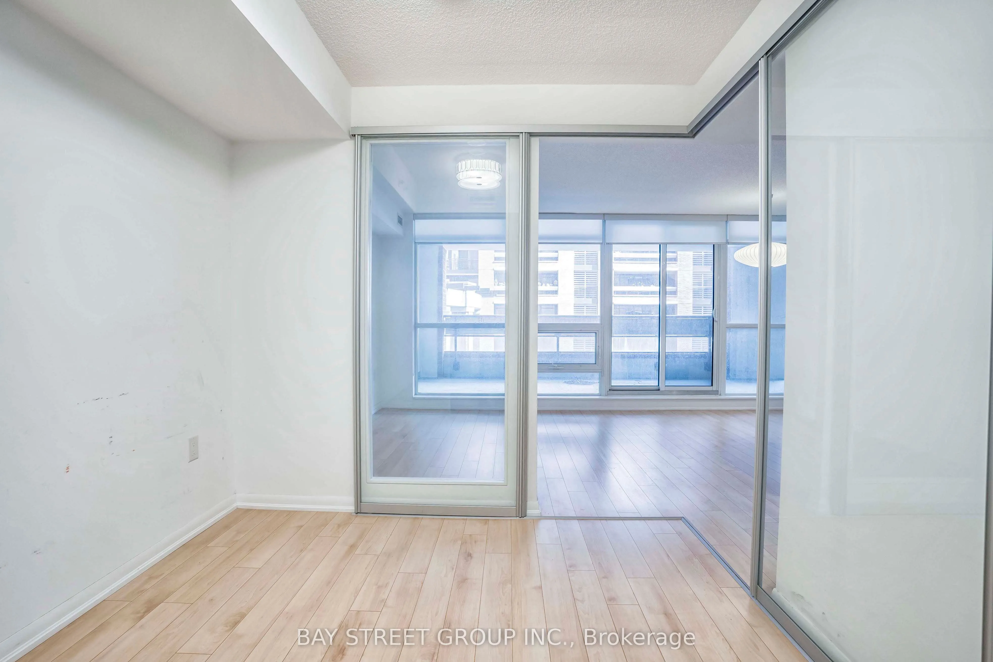 830 Lawrence Ave Avenue W, #331