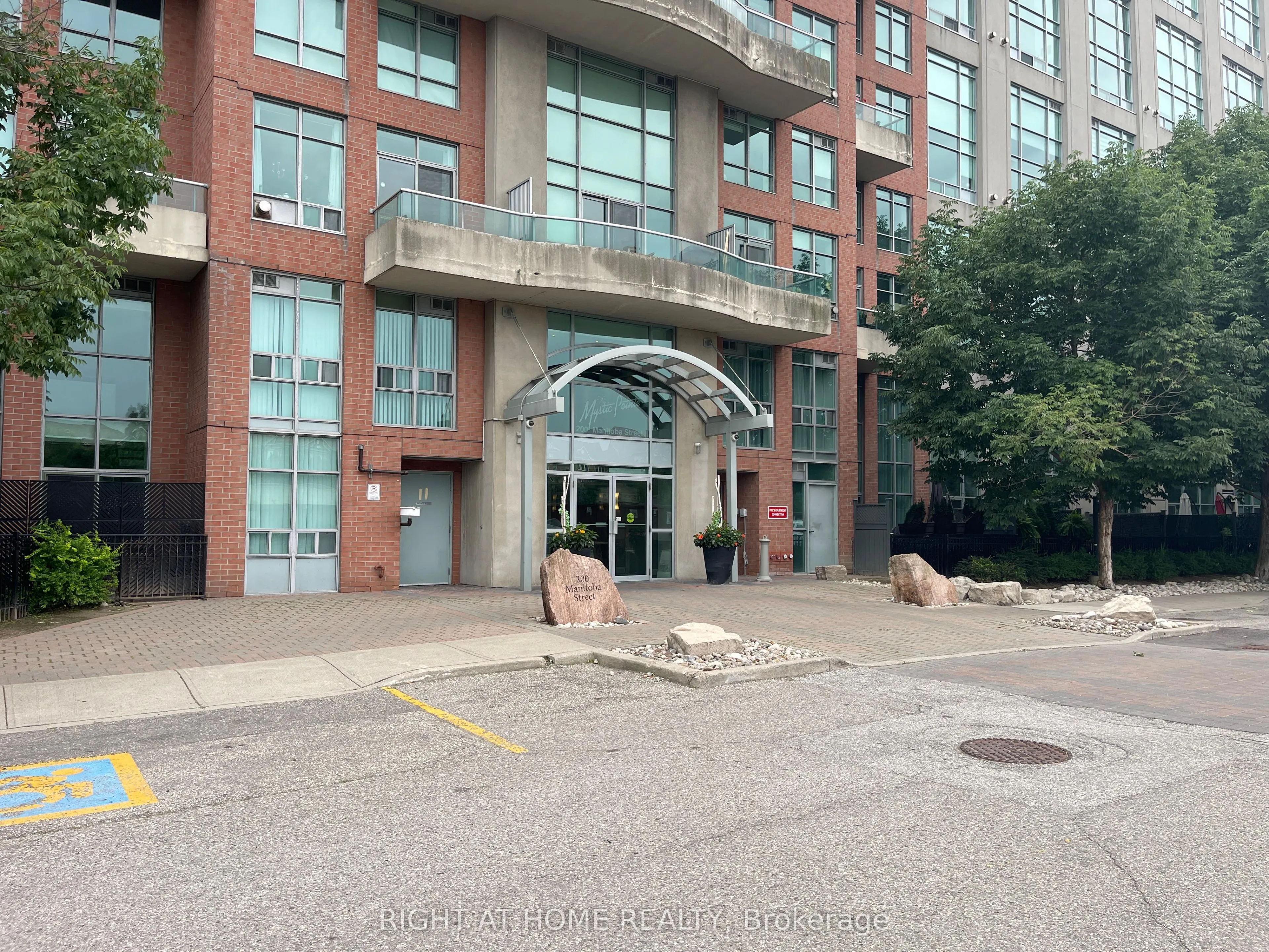 200 Manitoba Street, #322