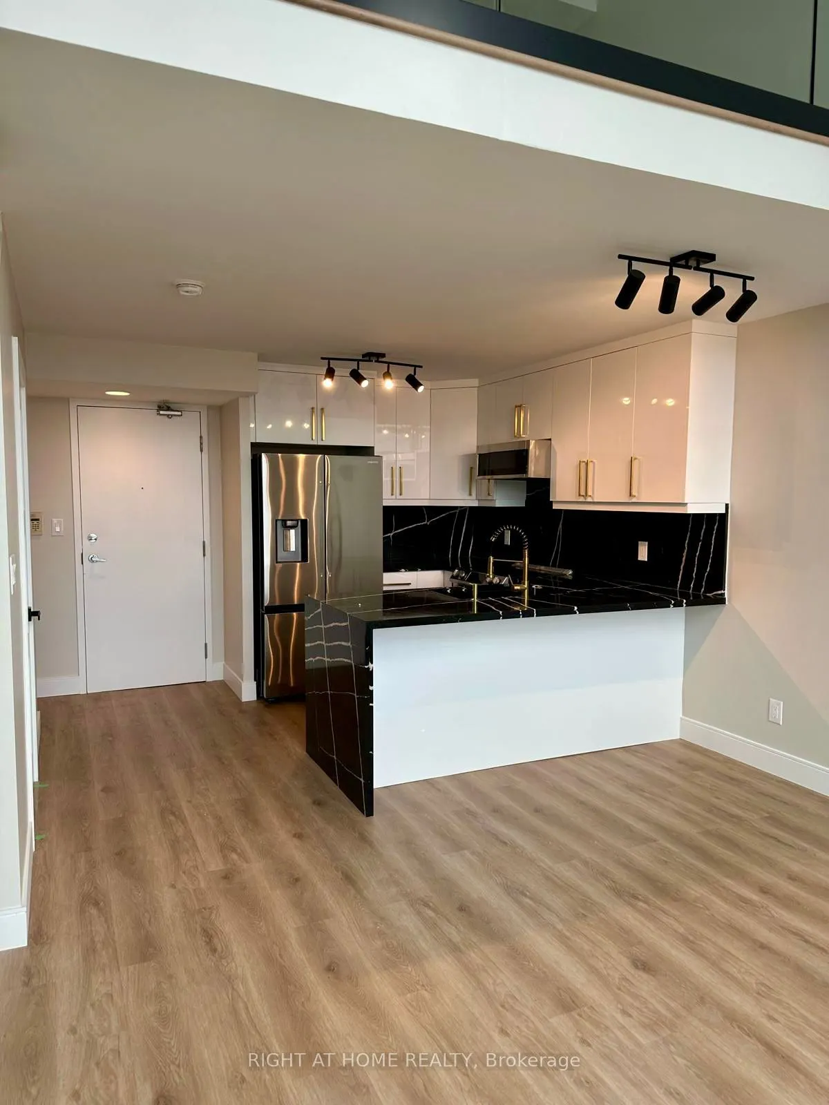200 Manitoba Street, #322