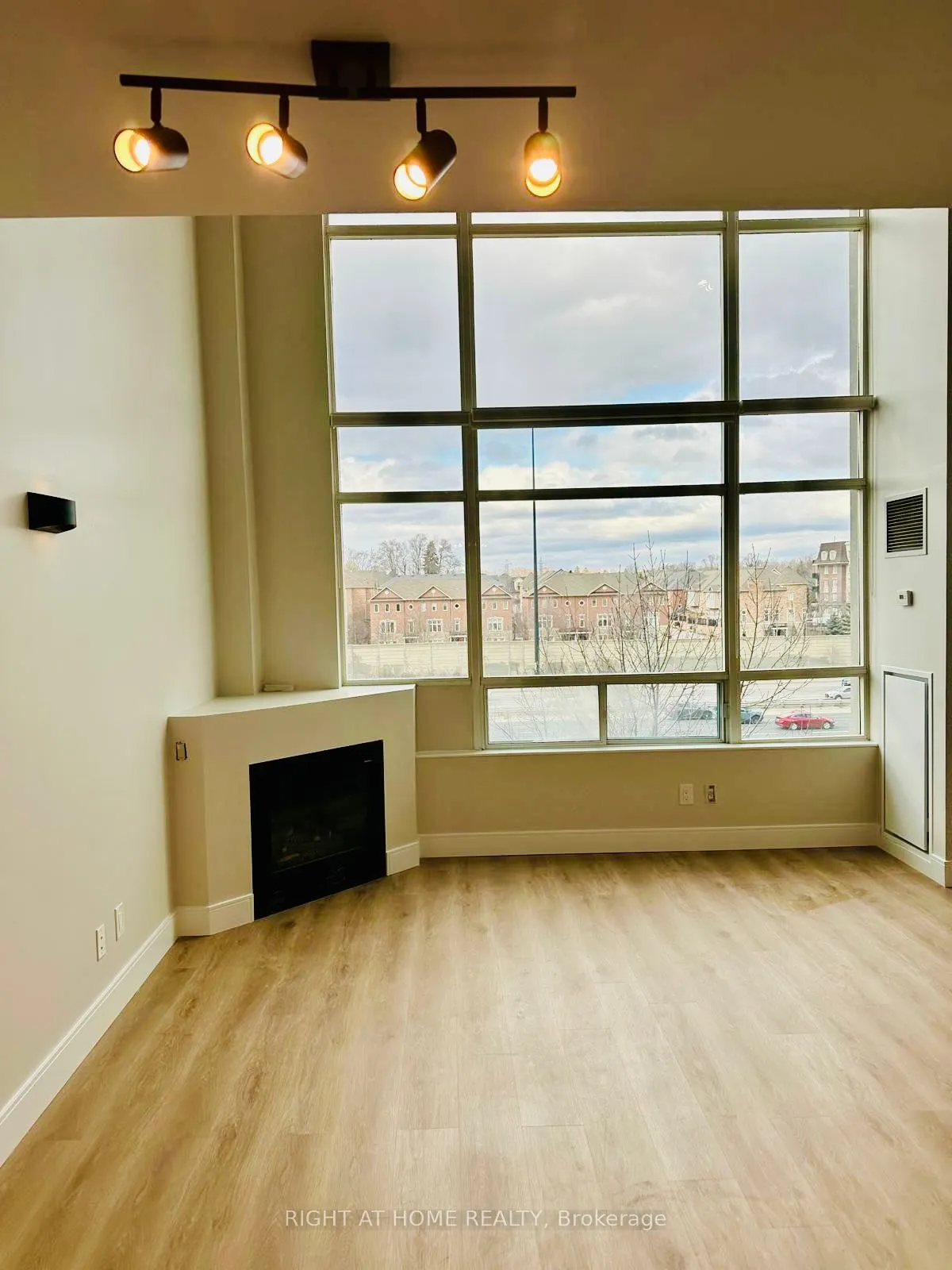 200 Manitoba Street, #322