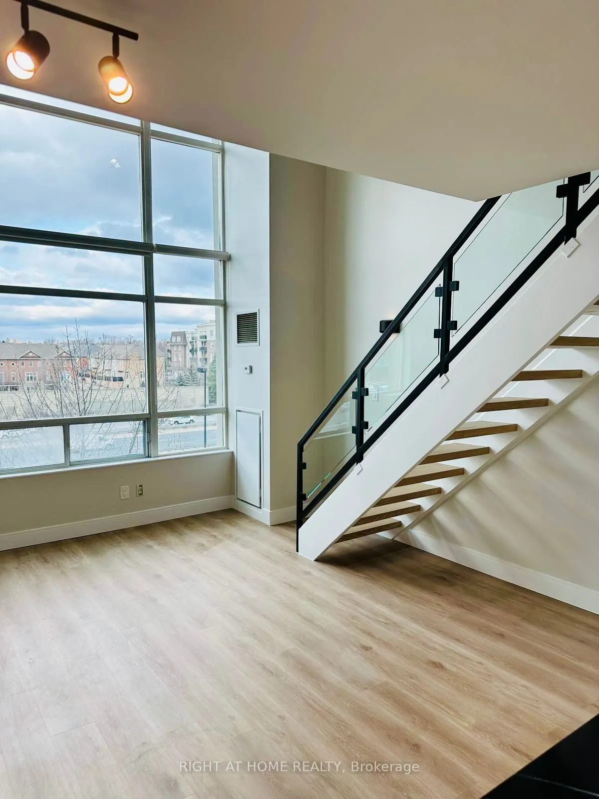 200 Manitoba Street, #322