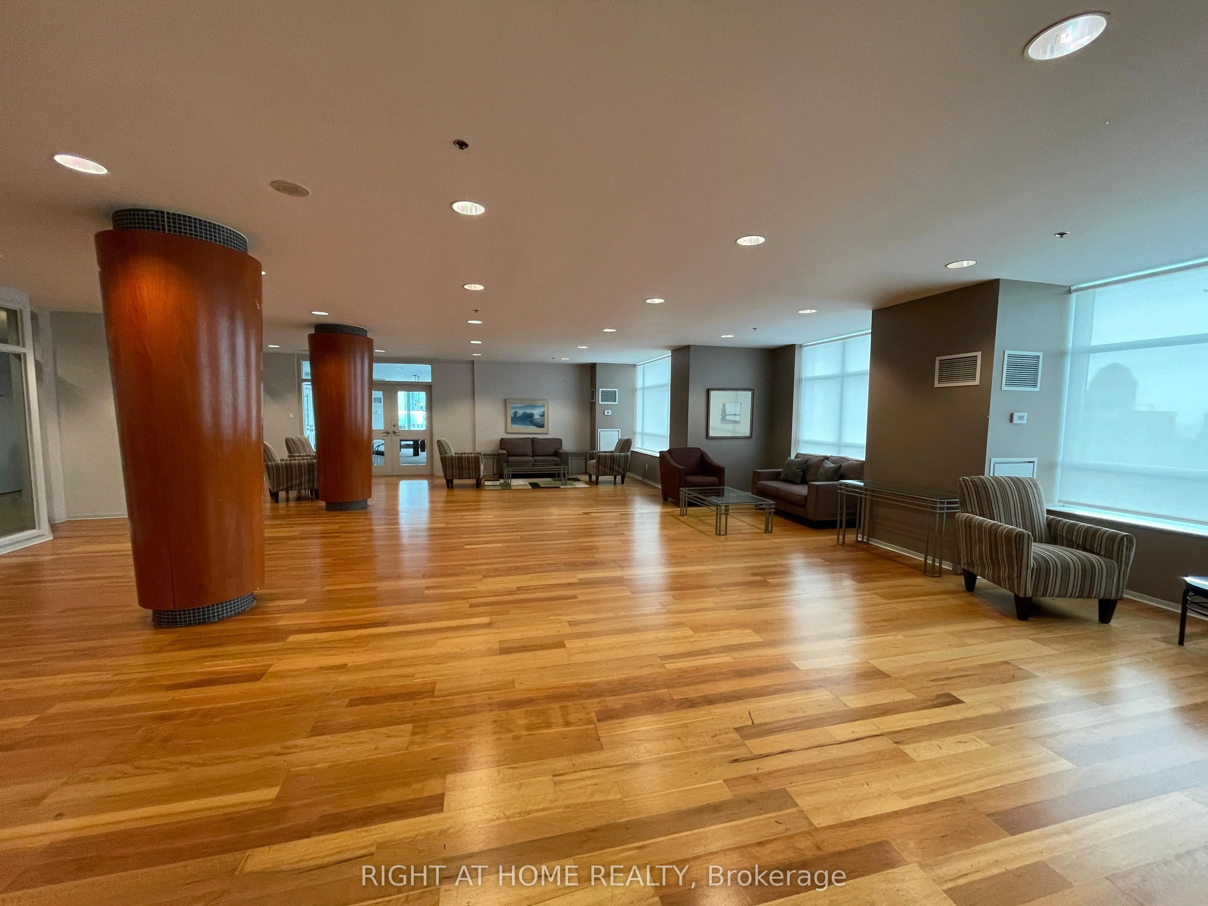 200 Manitoba Street, #322