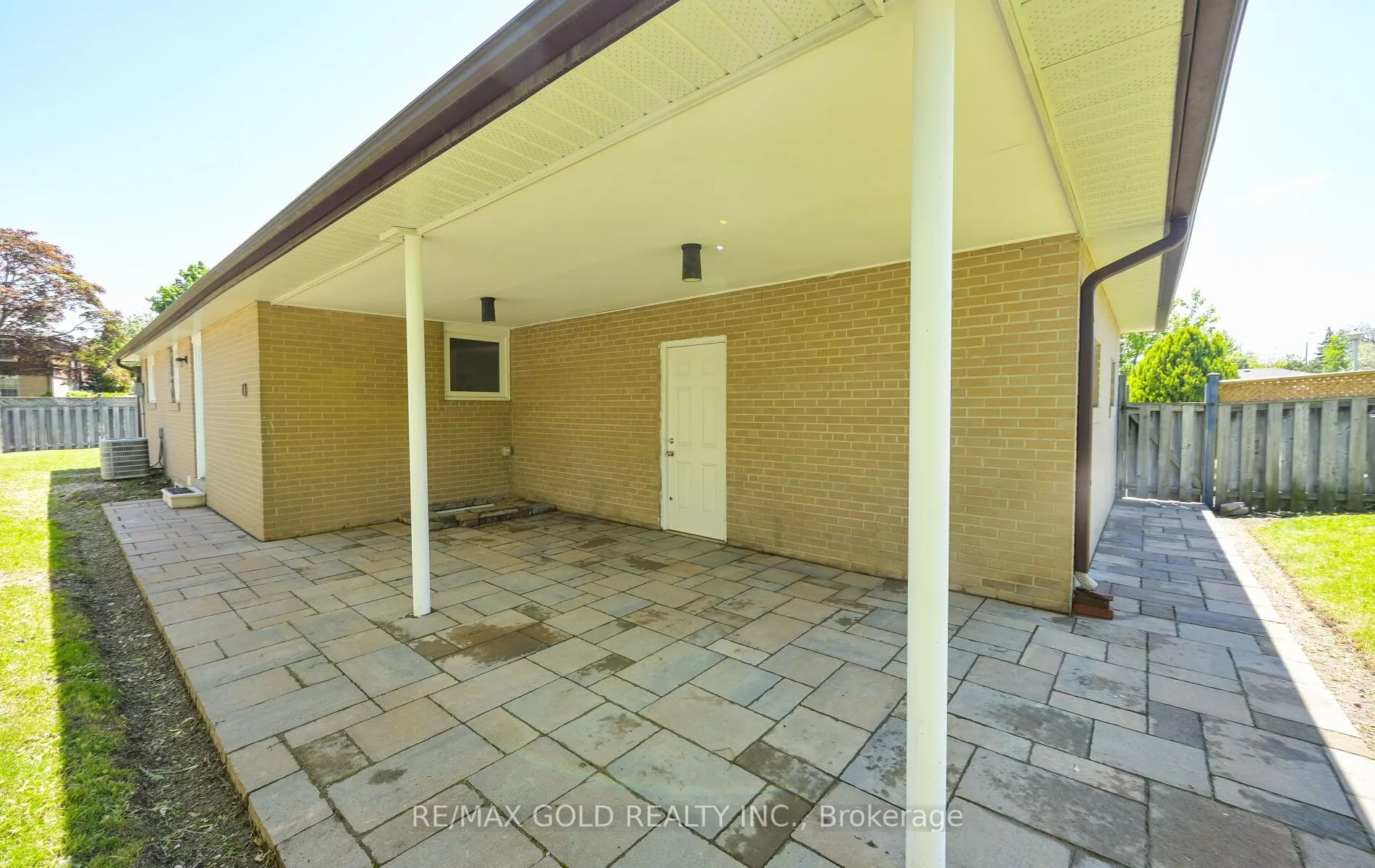 15 Flavian Crescent