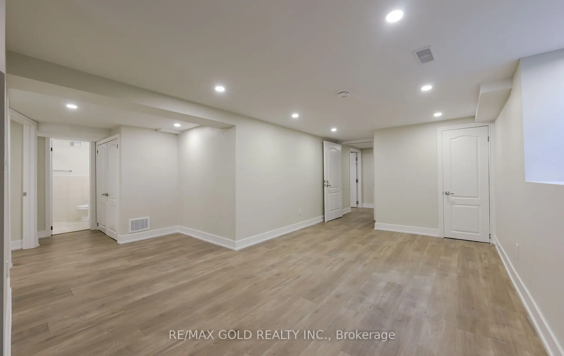 15 Flavian Crescent