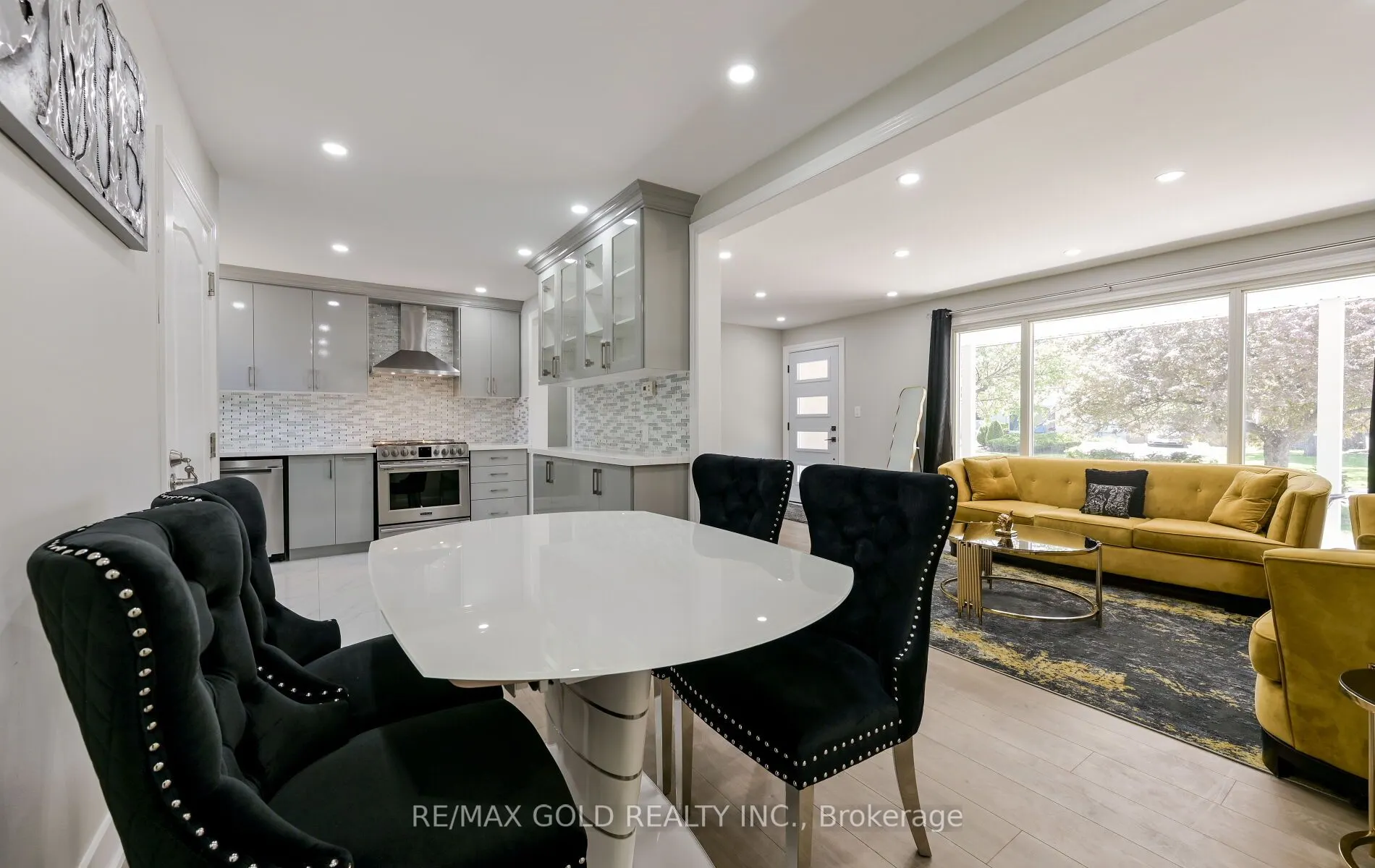 15 Flavian Crescent