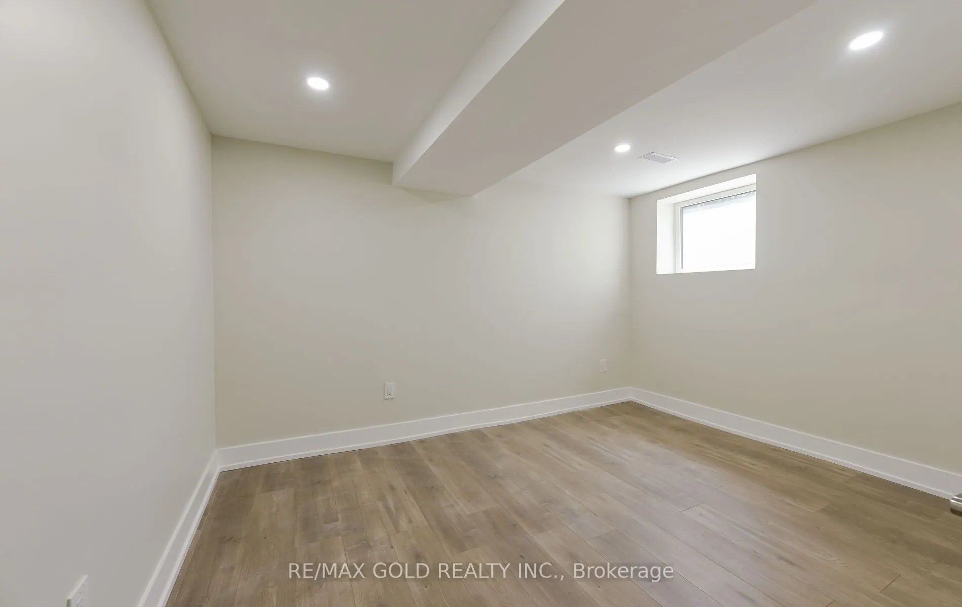15 Flavian Crescent