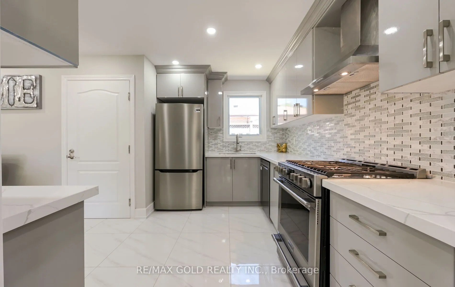 15 Flavian Crescent