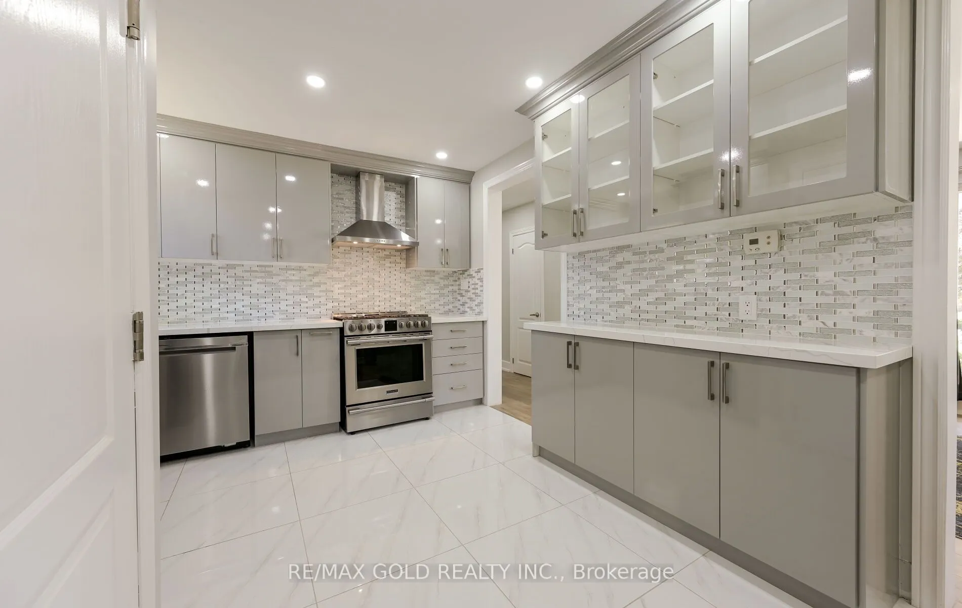15 Flavian Crescent