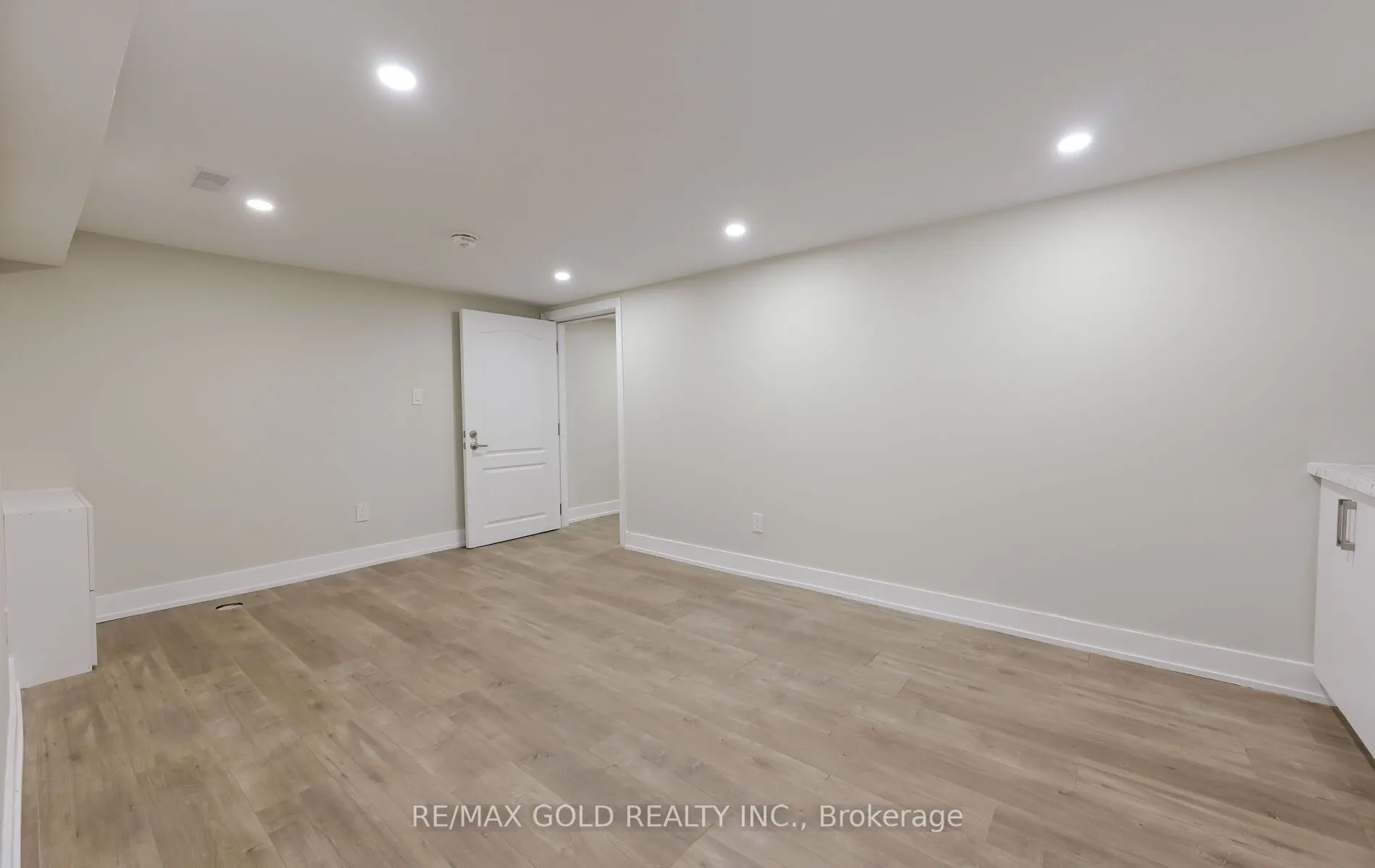 15 Flavian Crescent
