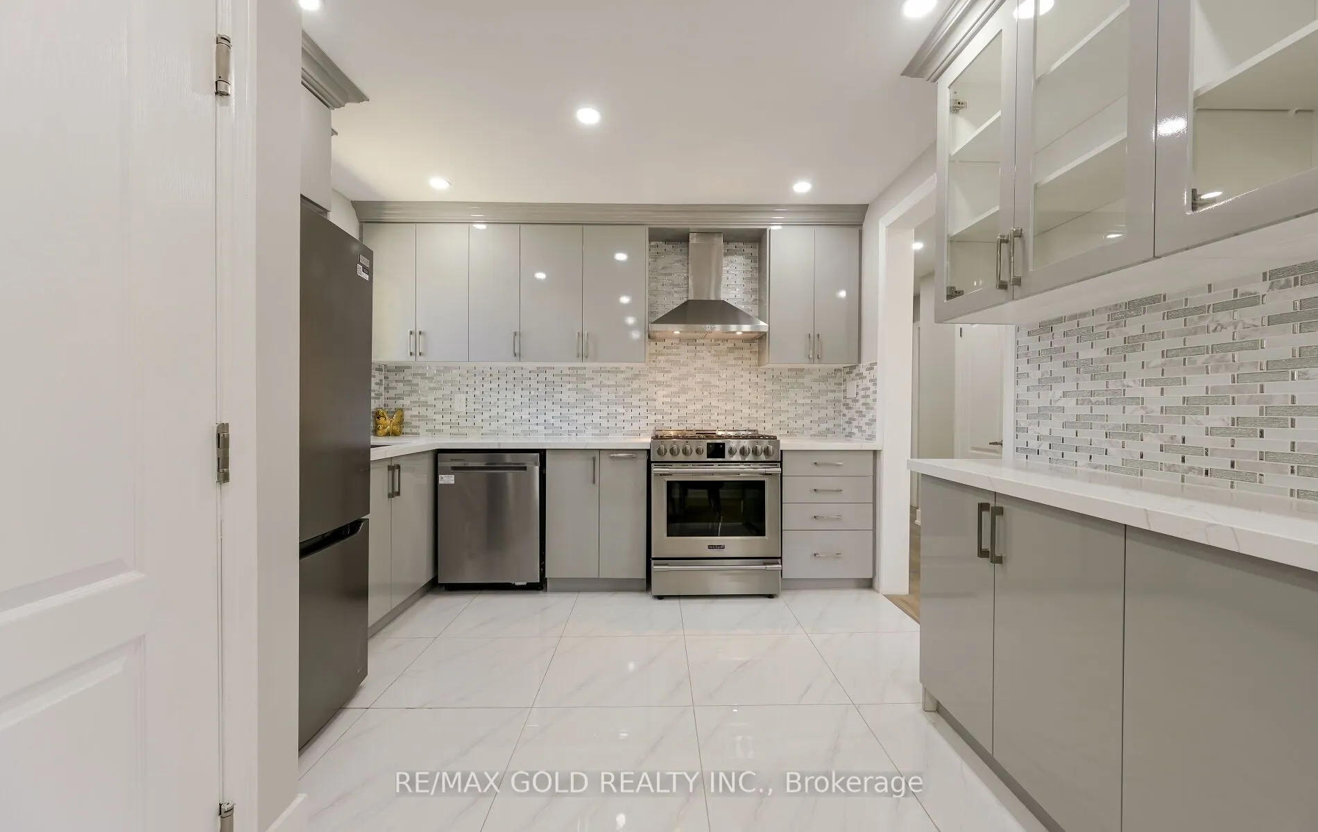 15 Flavian Crescent