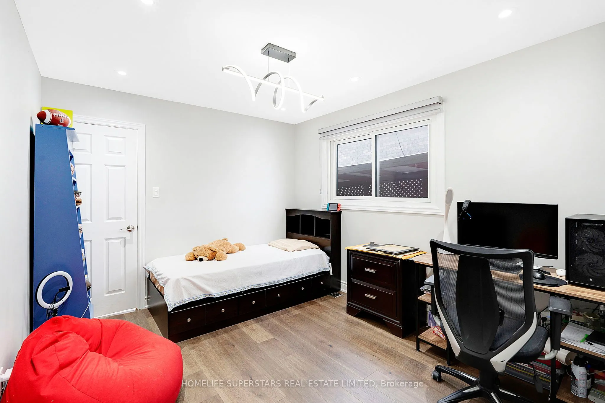 26 Songsparrow Drive