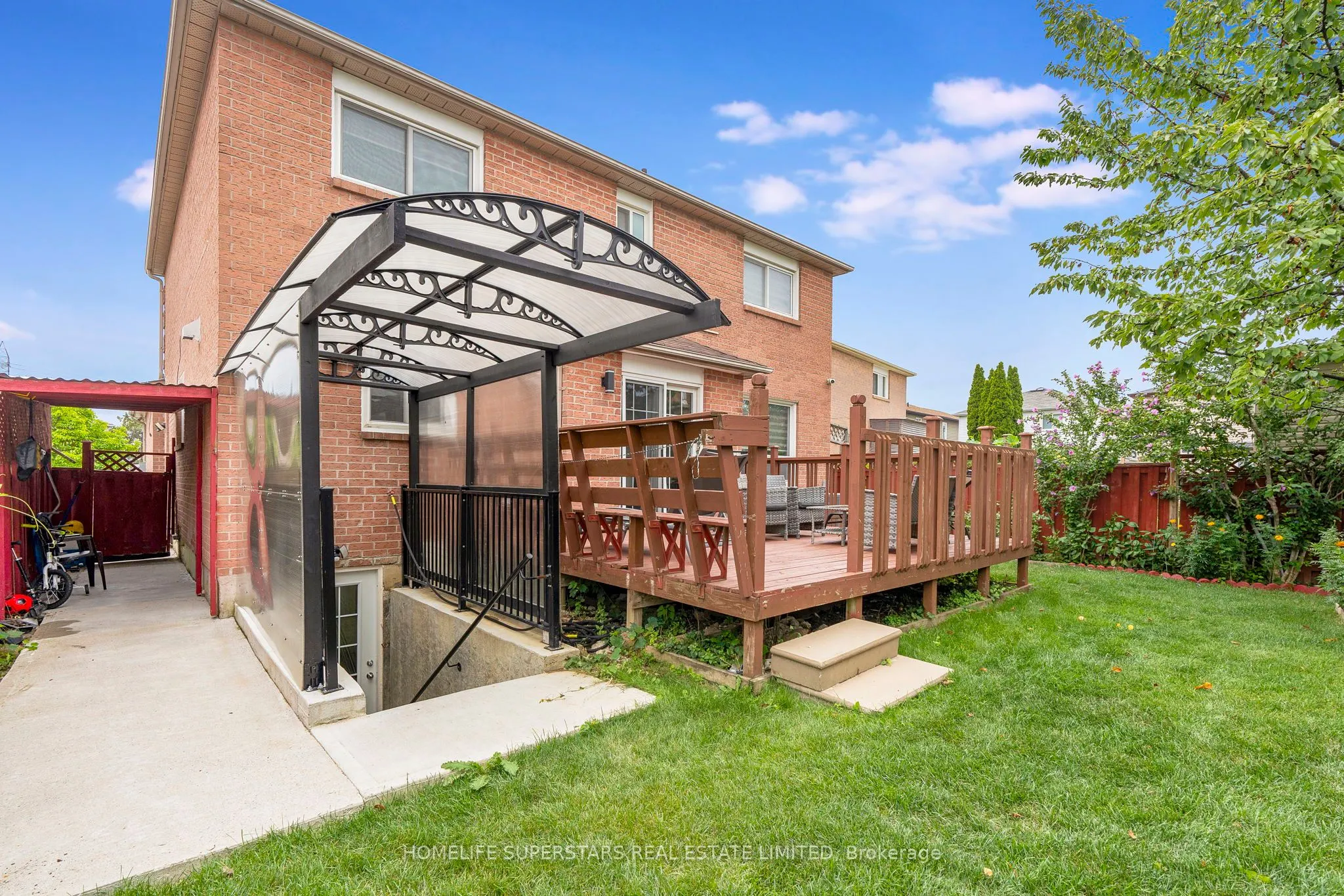 26 Songsparrow Drive