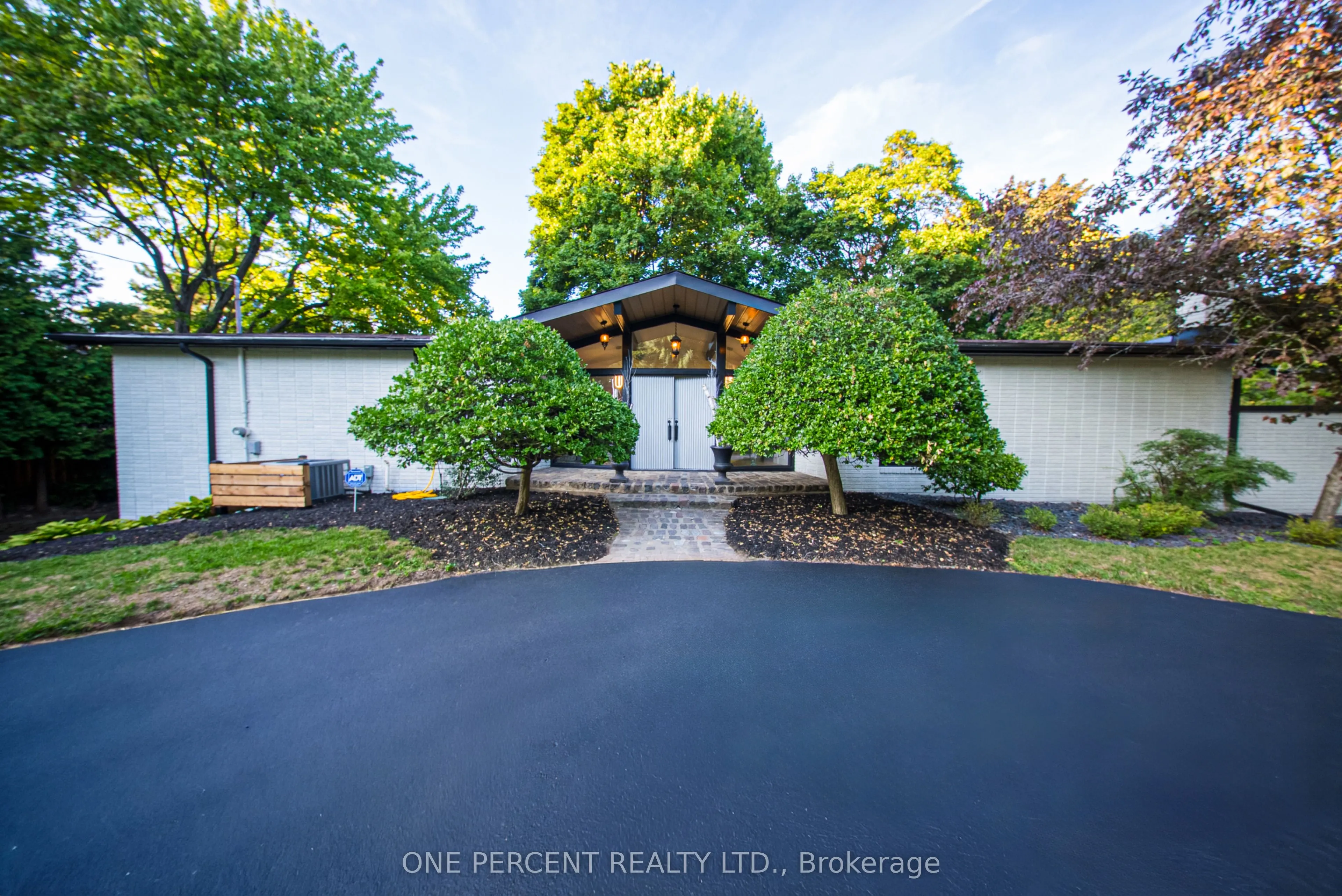 625 Sir Richards Road