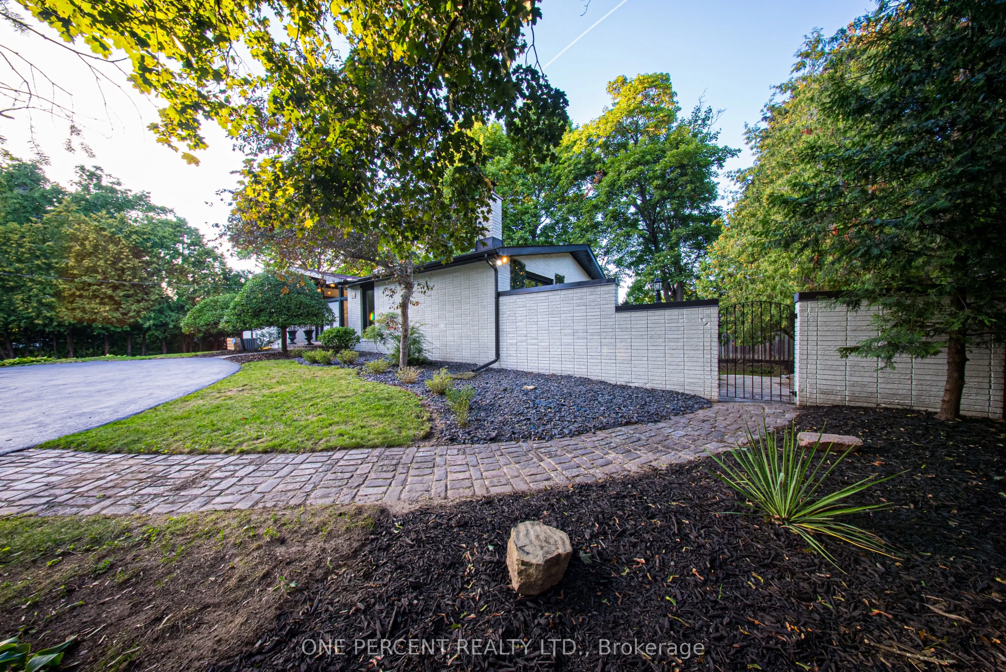 625 Sir Richards Road
