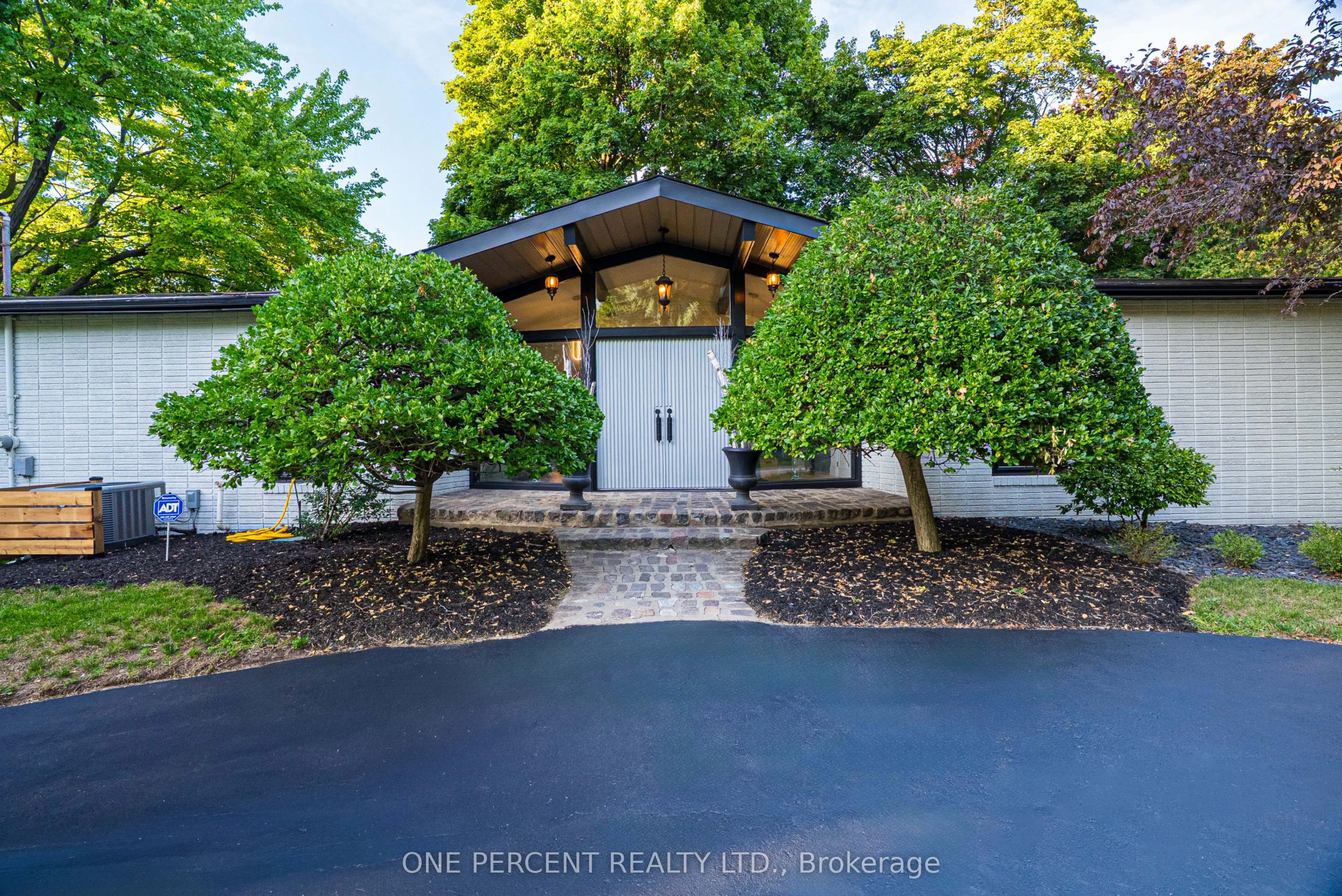 625 Sir Richards Road