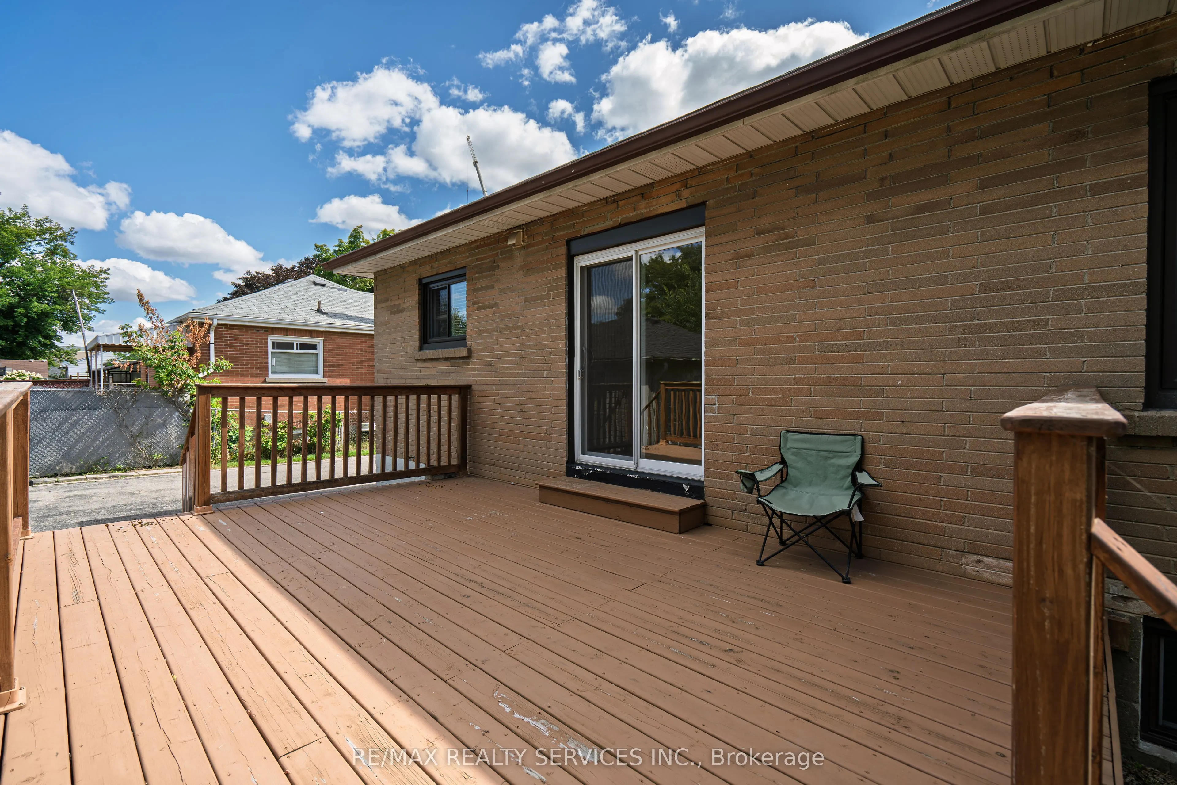32 Eastern Avenue