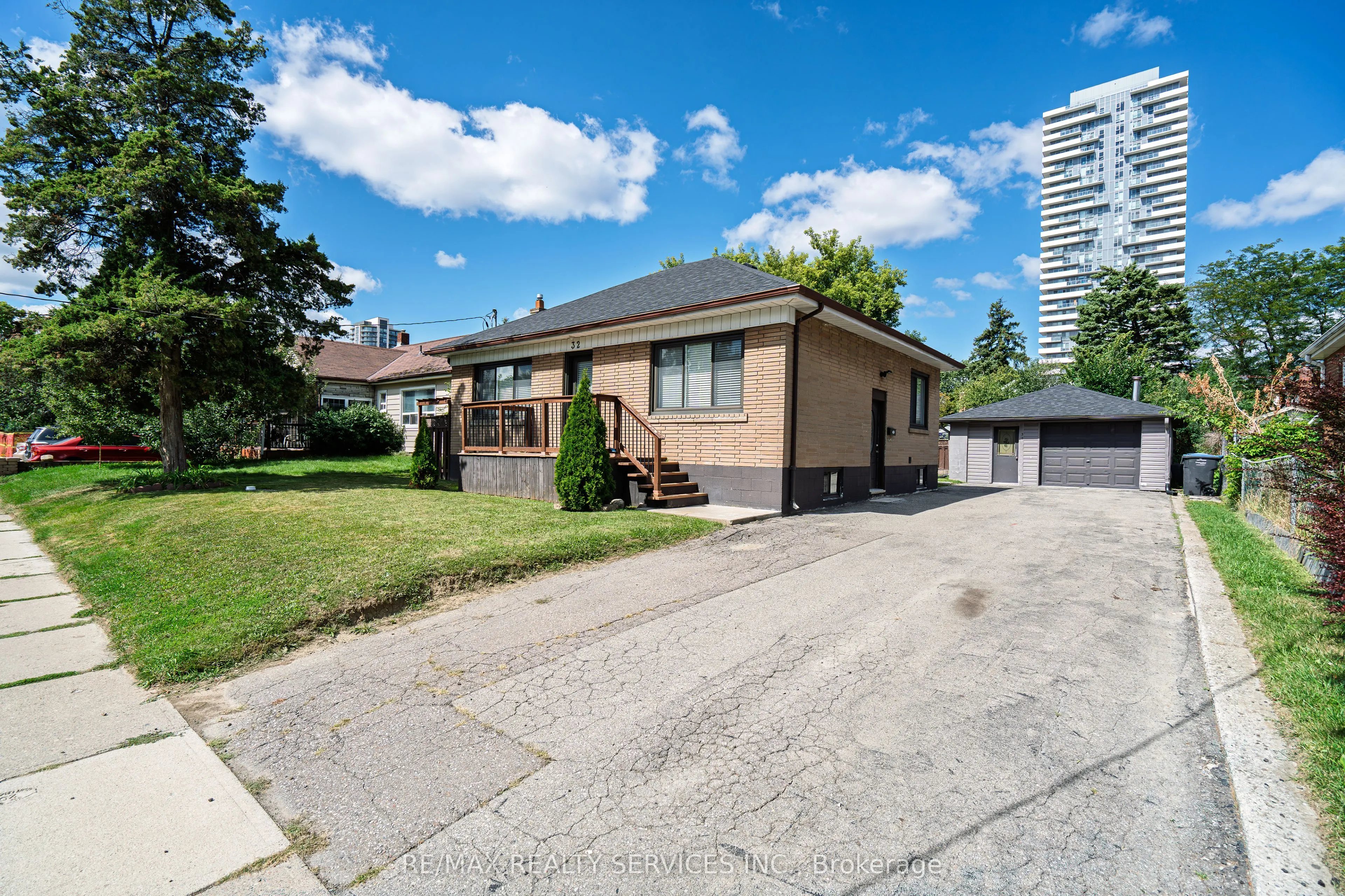32 Eastern Avenue
