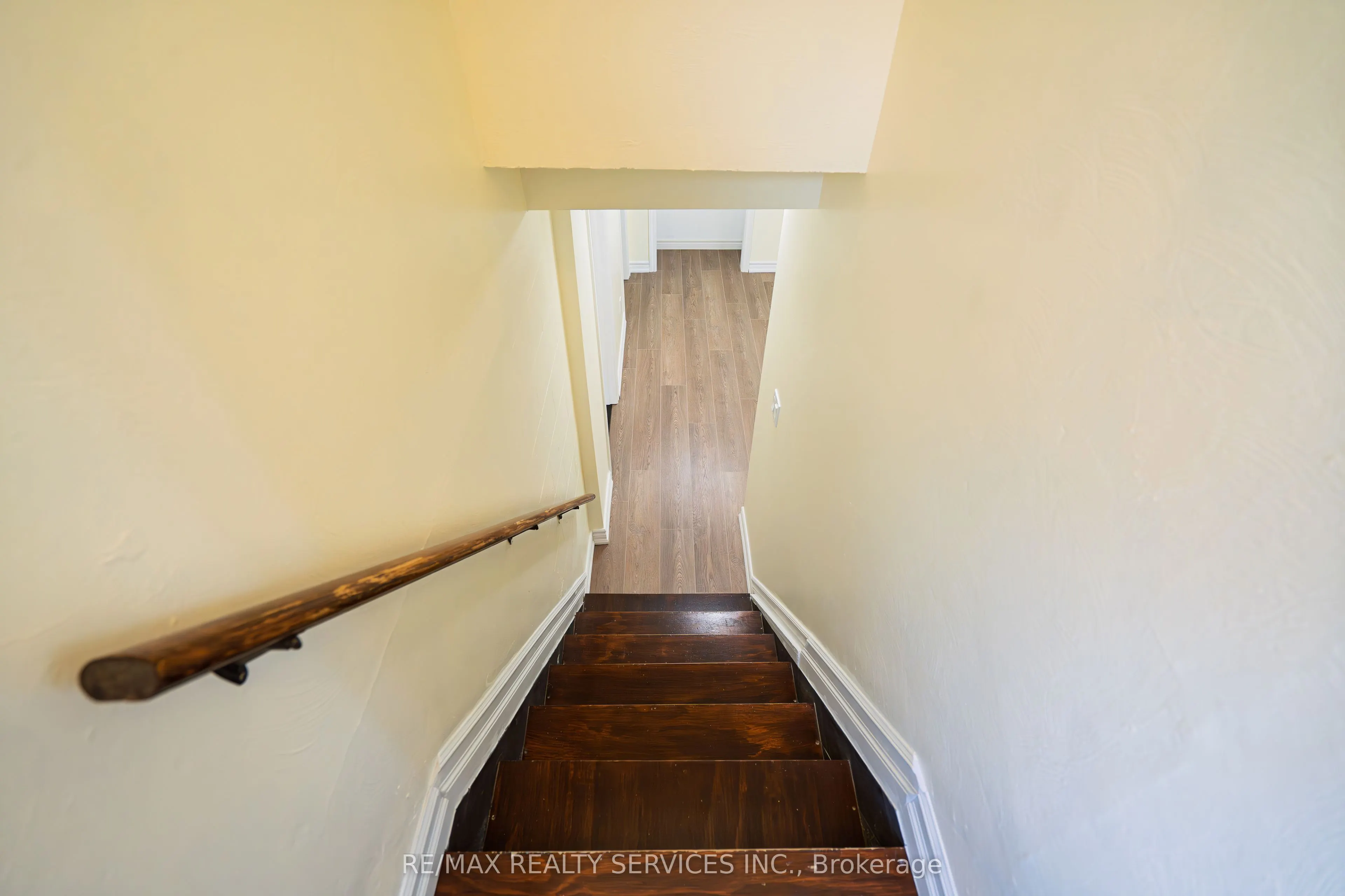 32 Eastern Avenue