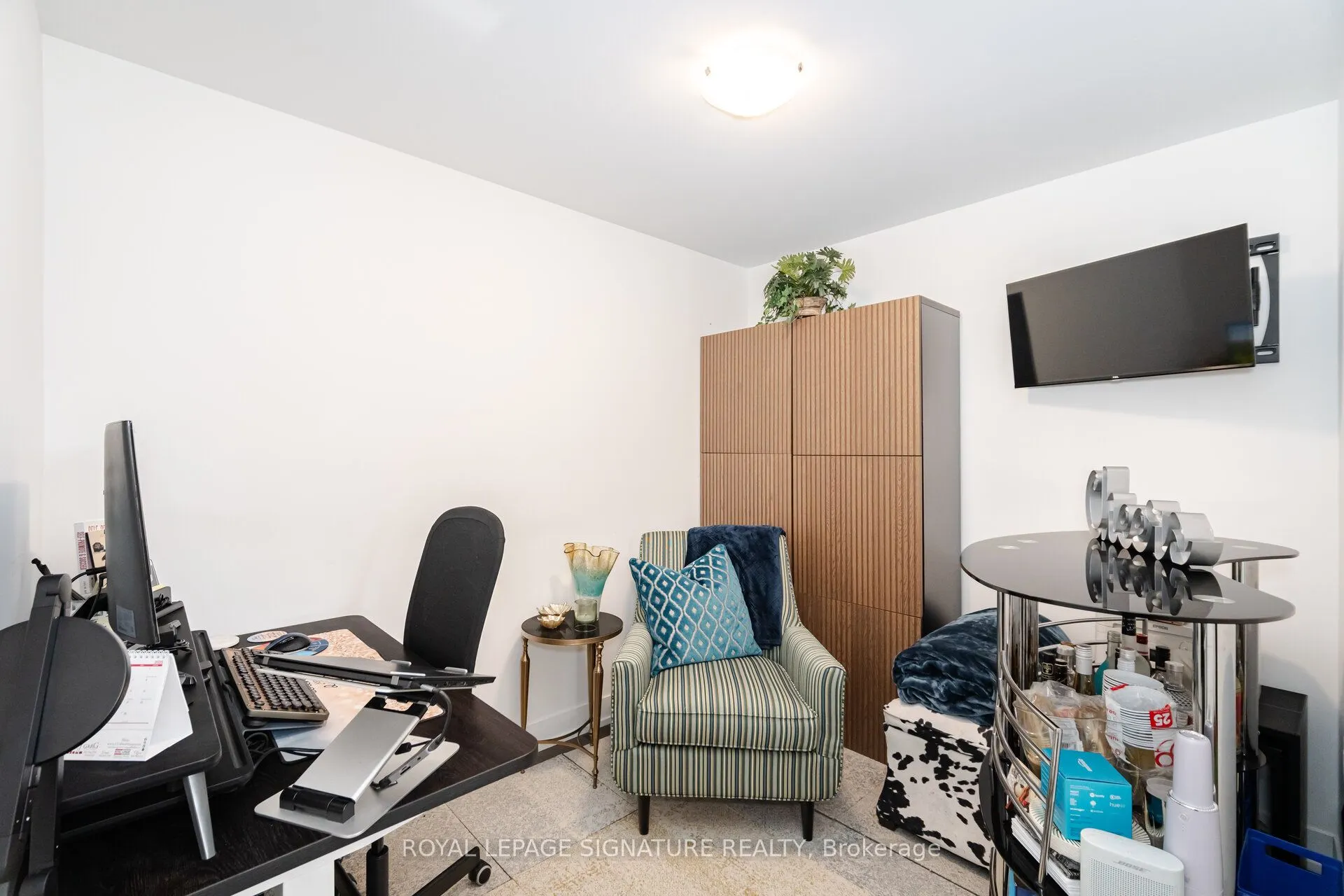 1085 Douglas McCurdy Common, #111