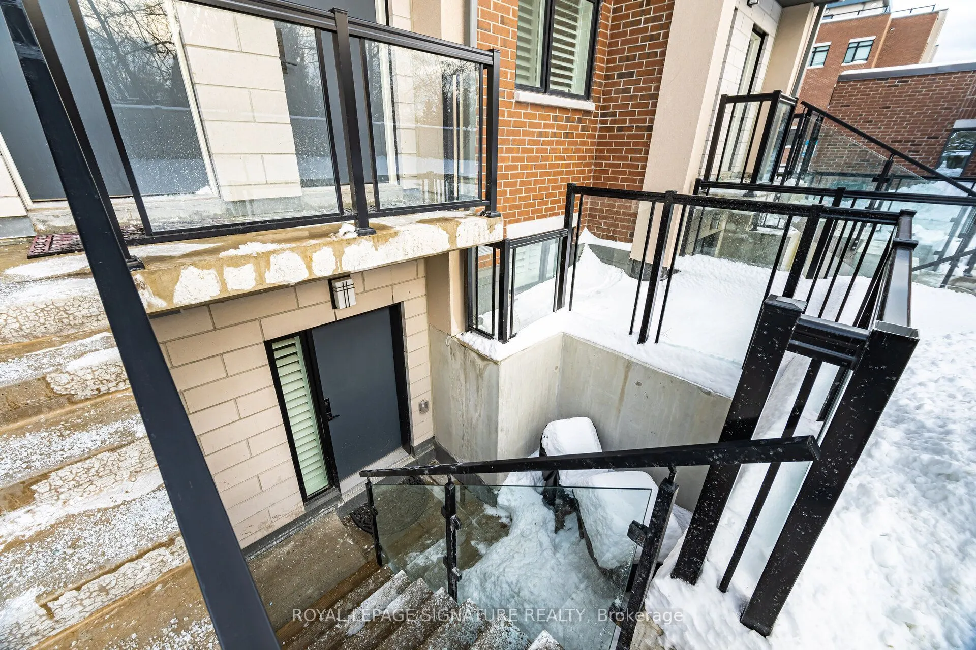 1085 Douglas McCurdy Common, #111