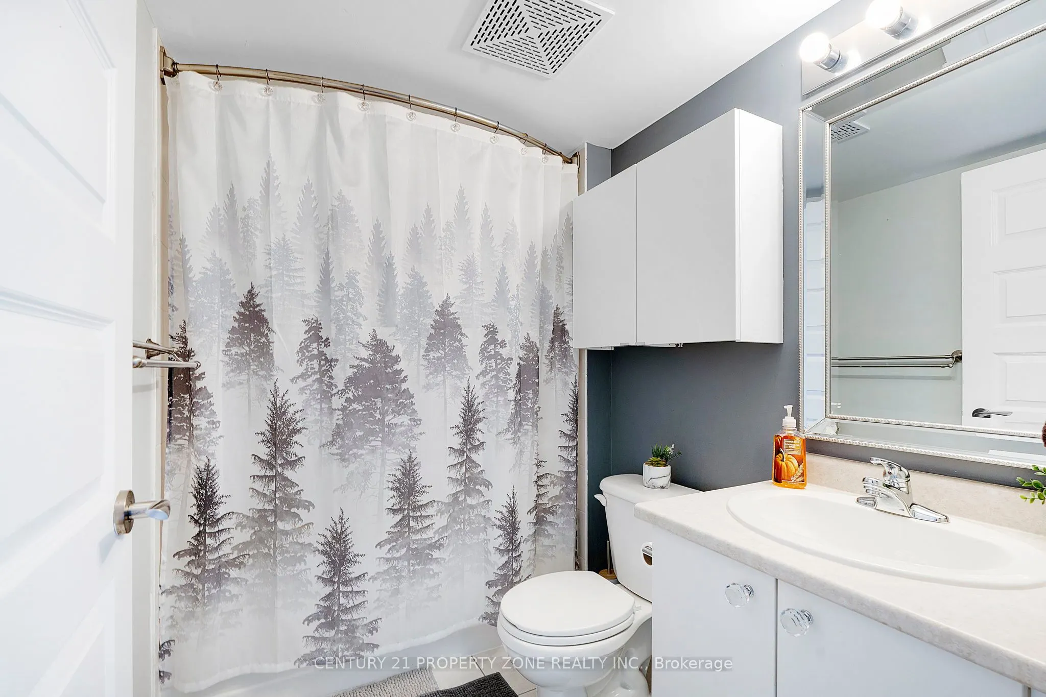 215 Queen Street E, #1804