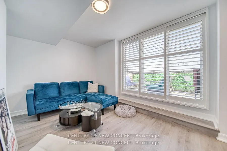 11 Foundry Avenue, #235