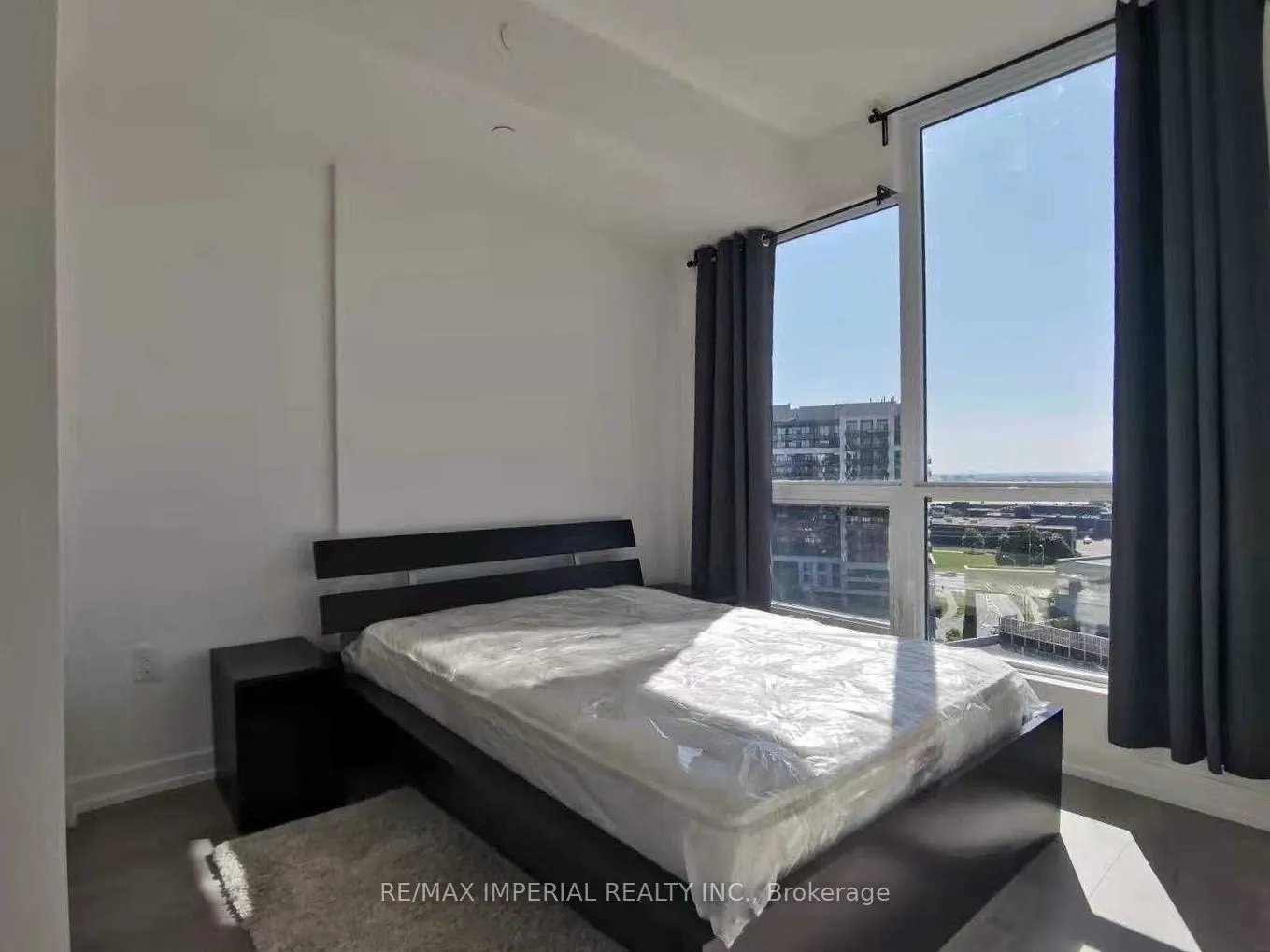 10 De Boers Drive, #1102