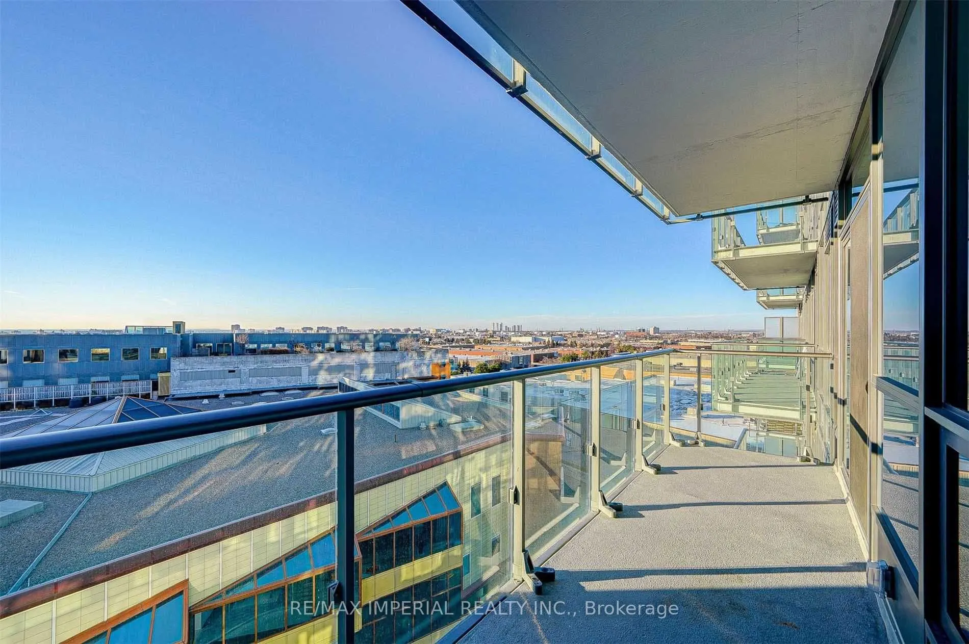 10 De Boers Drive, #1102