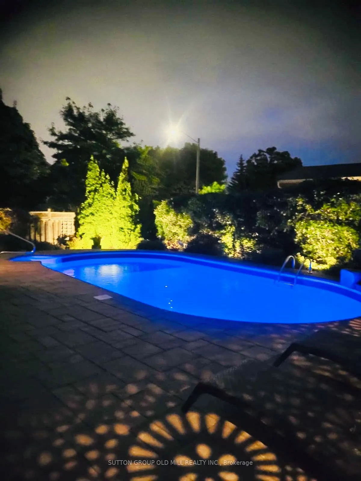 3126 Oakview Road