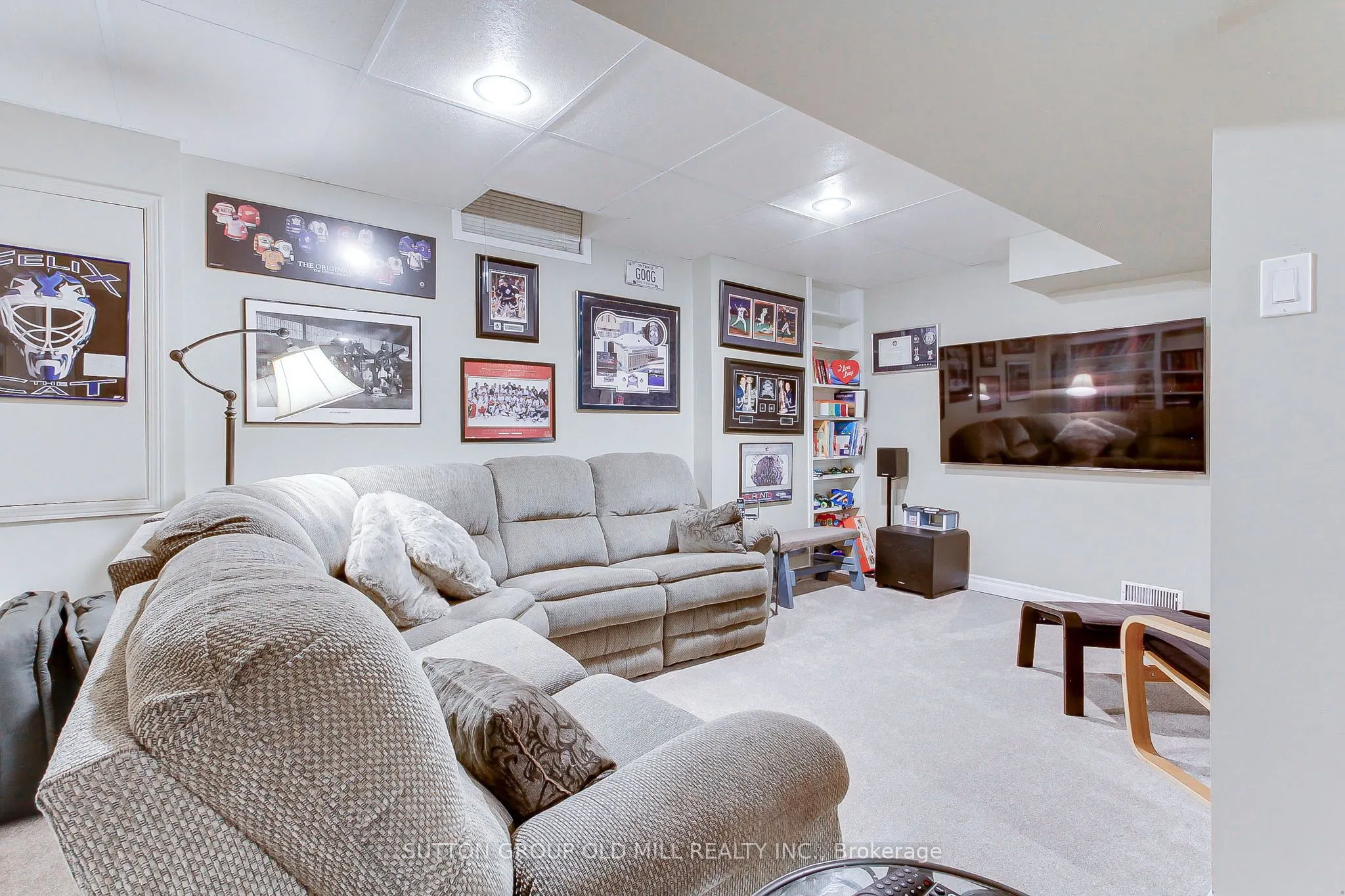 3126 Oakview Road